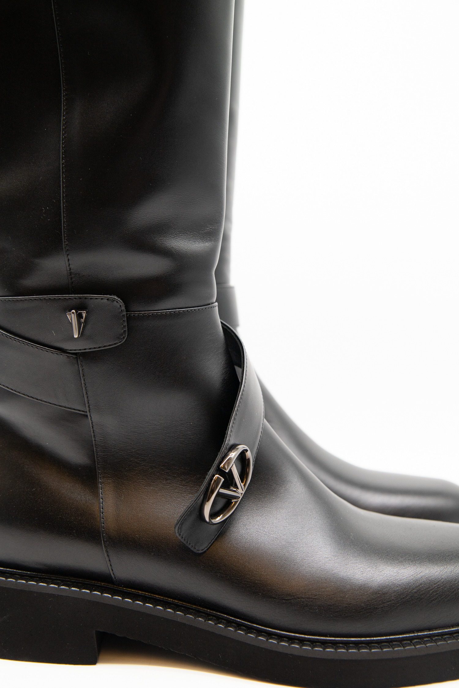 Thumbnail of http://Valentino%20Stiefel%20aus%20Leder%20in%20Schwarz