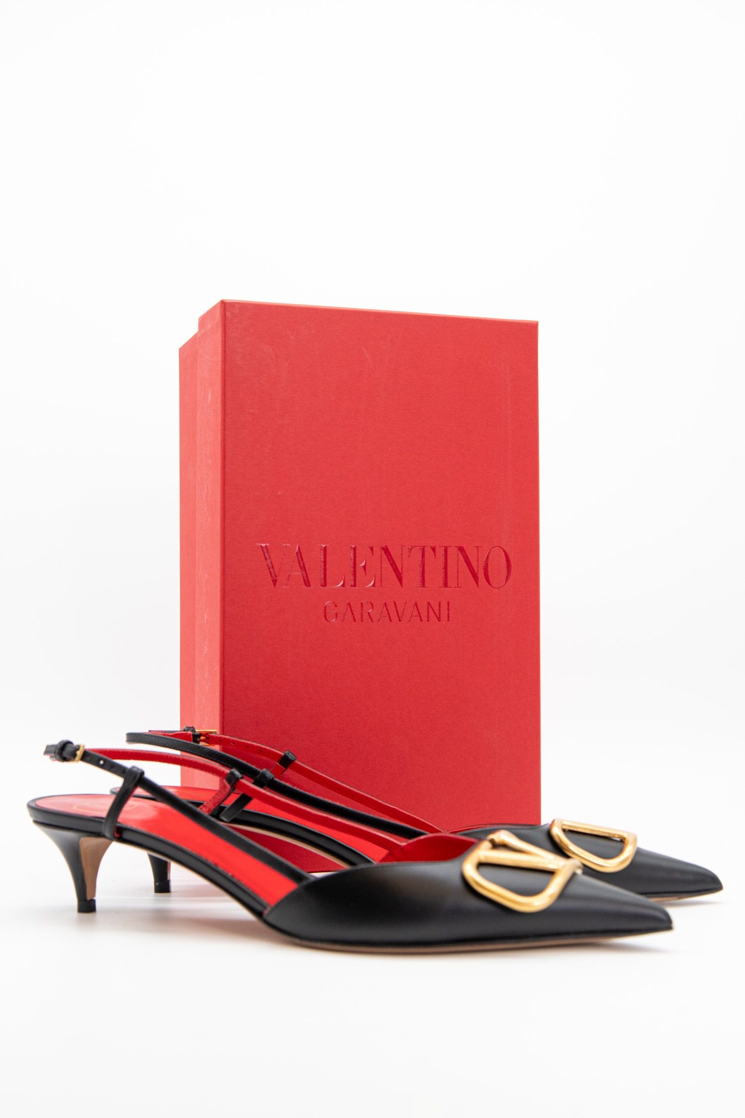 Thumbnail of http://Valentino%20VLogo%20Signature%20Slingback-Pumps%20in%20Schwarz