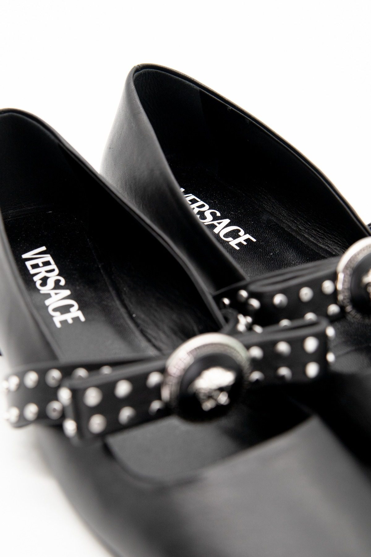 Thumbnail of http://Versace%20Ballerina%20mit%20Gianni%20Schleife%20in%20Schwarz