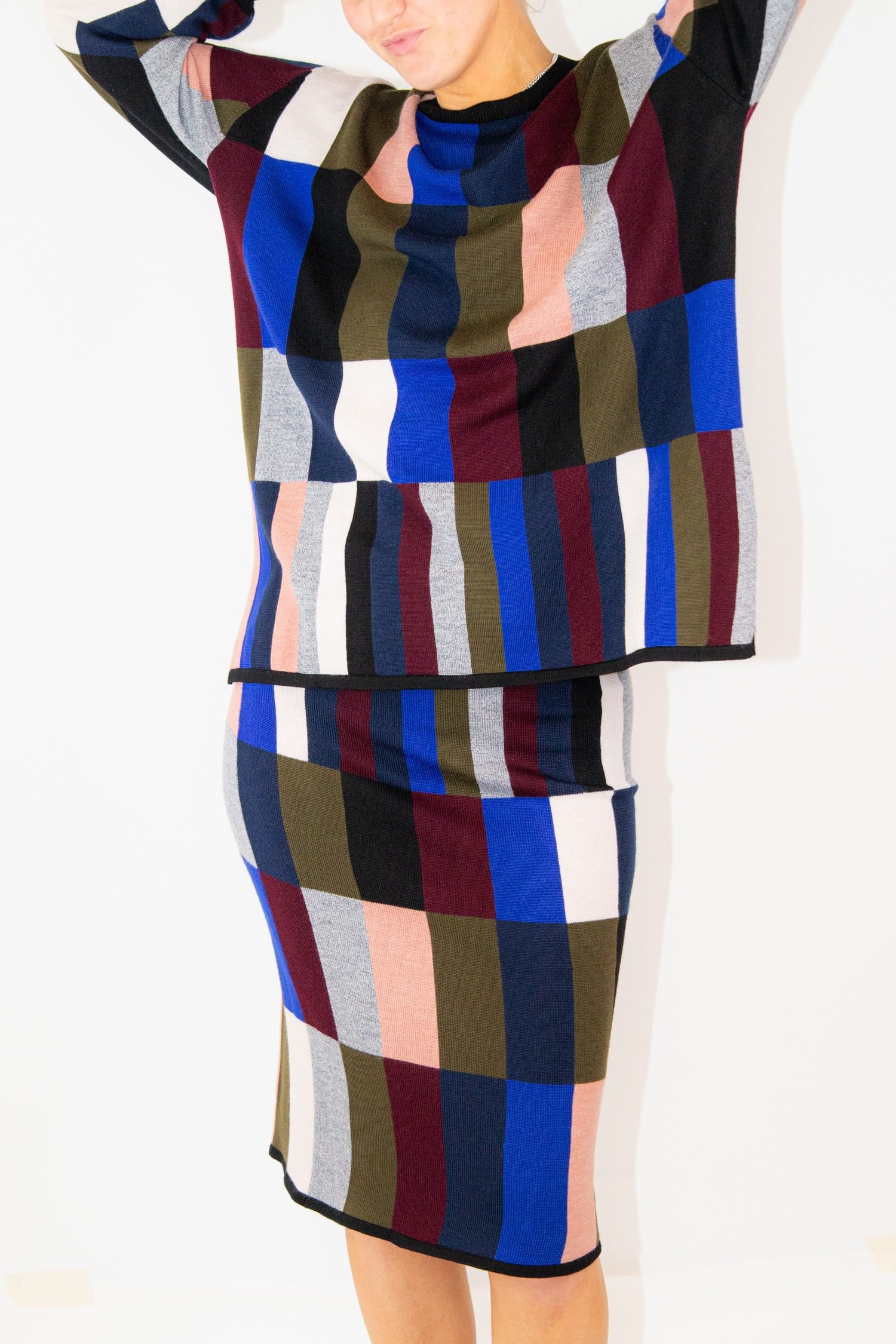 Thumbnail of http://Victoria%20Beckham%20Strickpullover%20mit%20grafischem%20Farbblockmuster