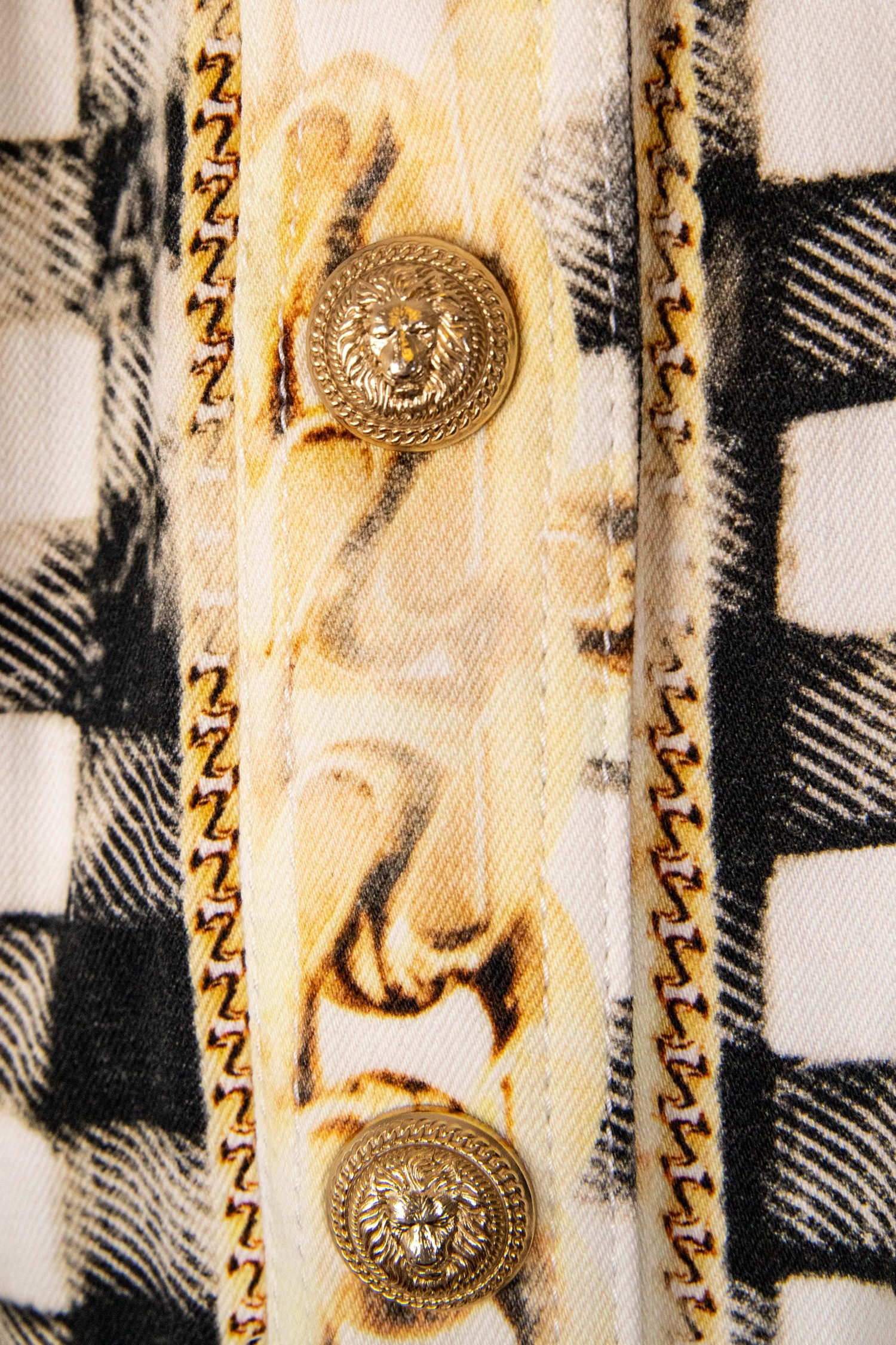 Thumbnail of http://Balmain%20Vintage%20Minirock%20in%20Ecru,%20Gold%20und%20Schwarz