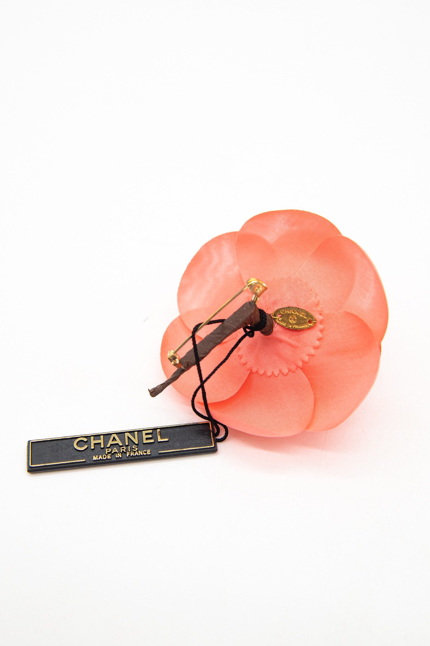 Thumbnail of http://Chanel%20Vintage%20Brosche%20in%20Blütenform%20in%20Rosa