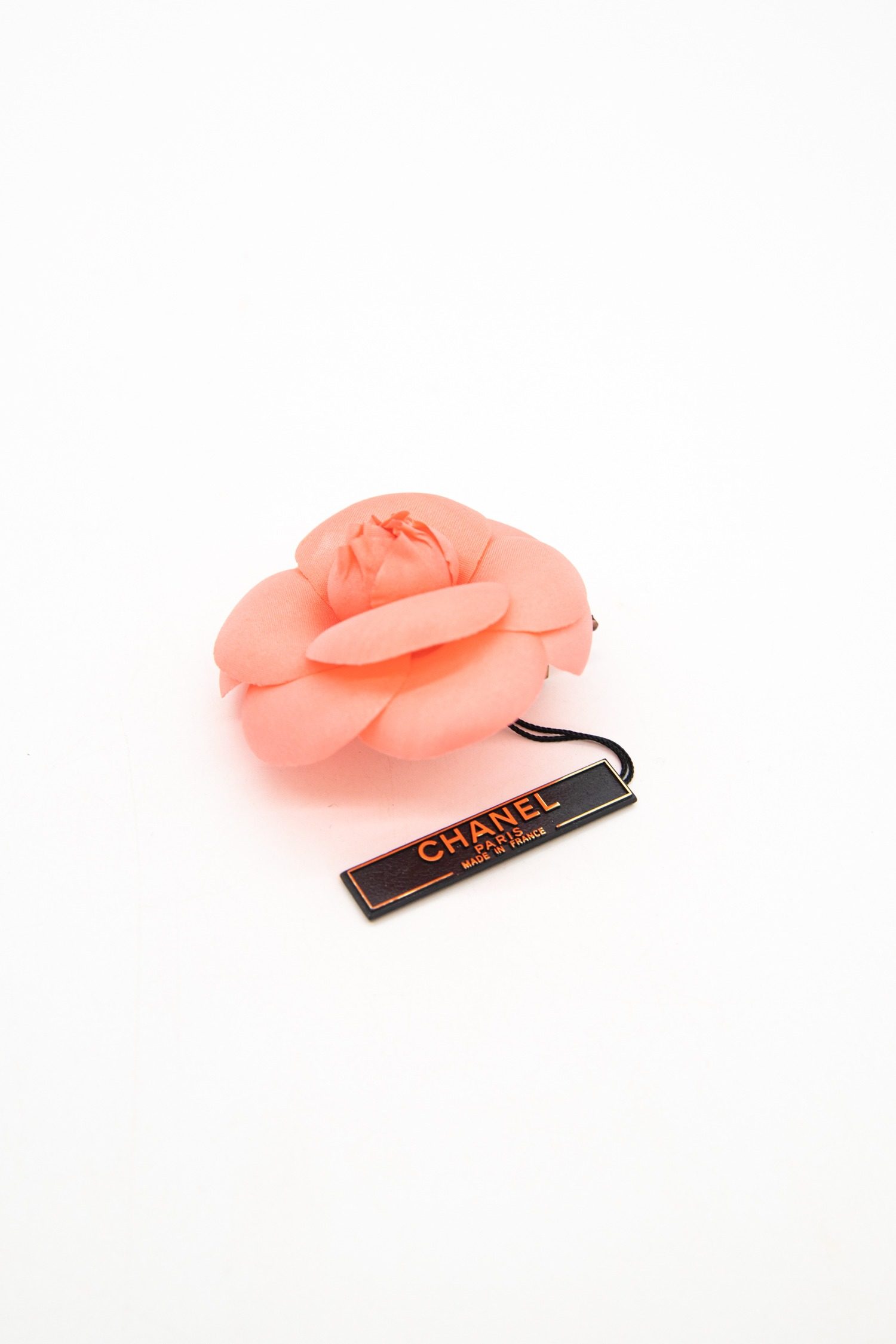 Thumbnail of http://Chanel%20Vintage%20Brosche%20in%20Blütenform%20in%20Rosa