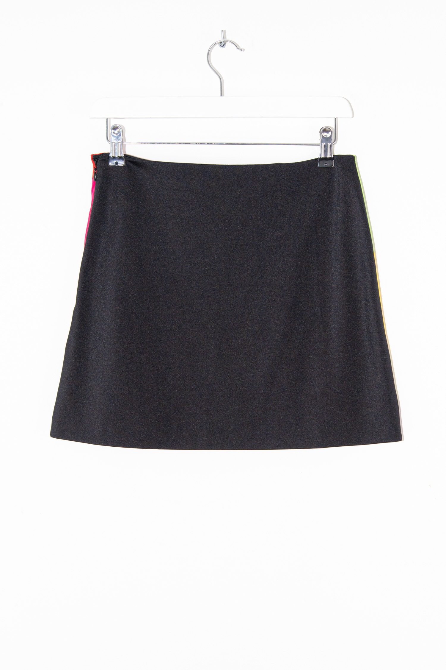 Thumbnail of http://Vintage%20Cheap%20and%20Chic%20by%20Moschino%20Rock%20mit%20Regenbogenmuster