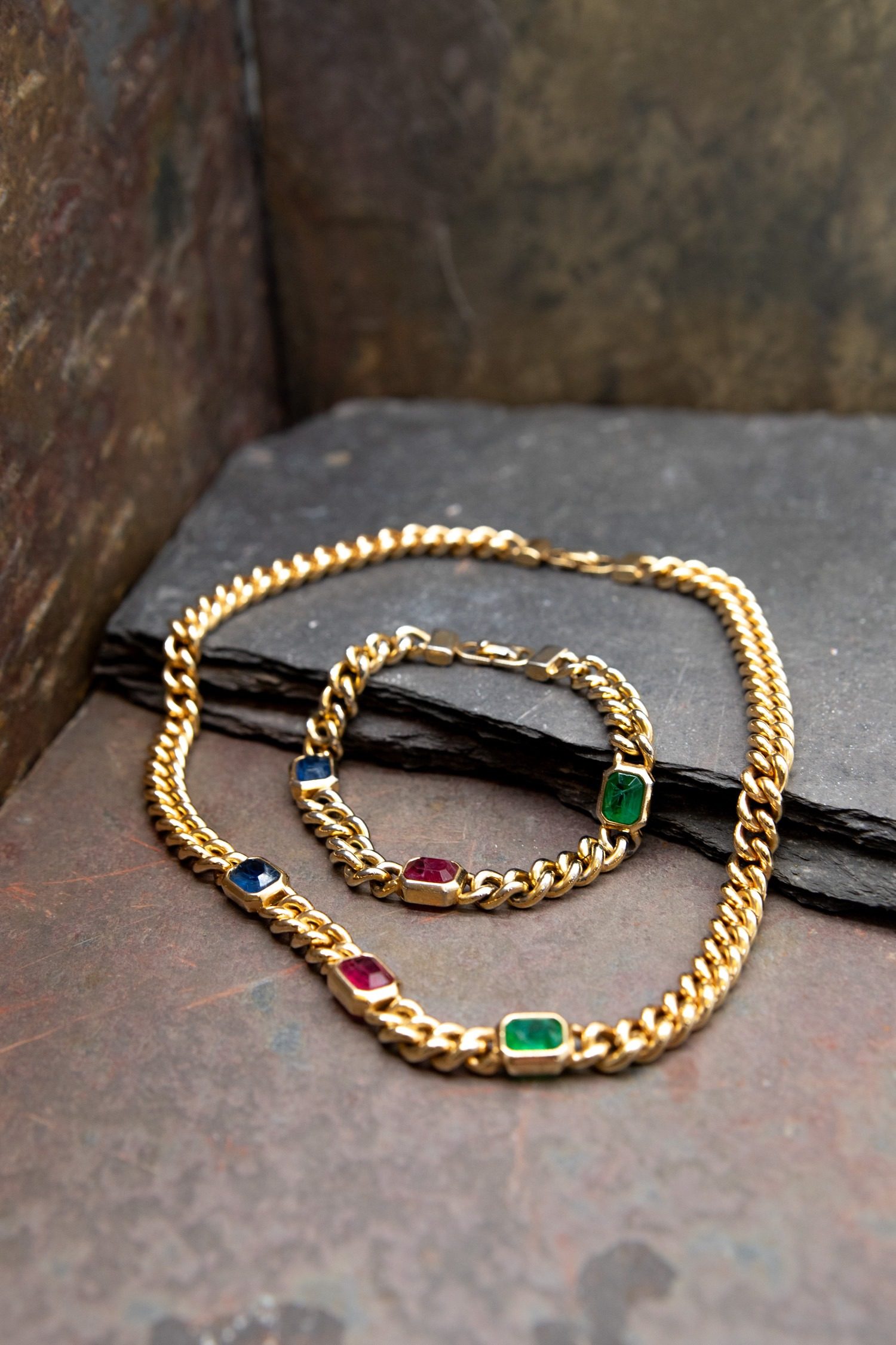 Thumbnail of http://Vintage%20Dior%20Set%20aus%20Halskette%20und%20Armband%20mit%20bunten%20Steinen