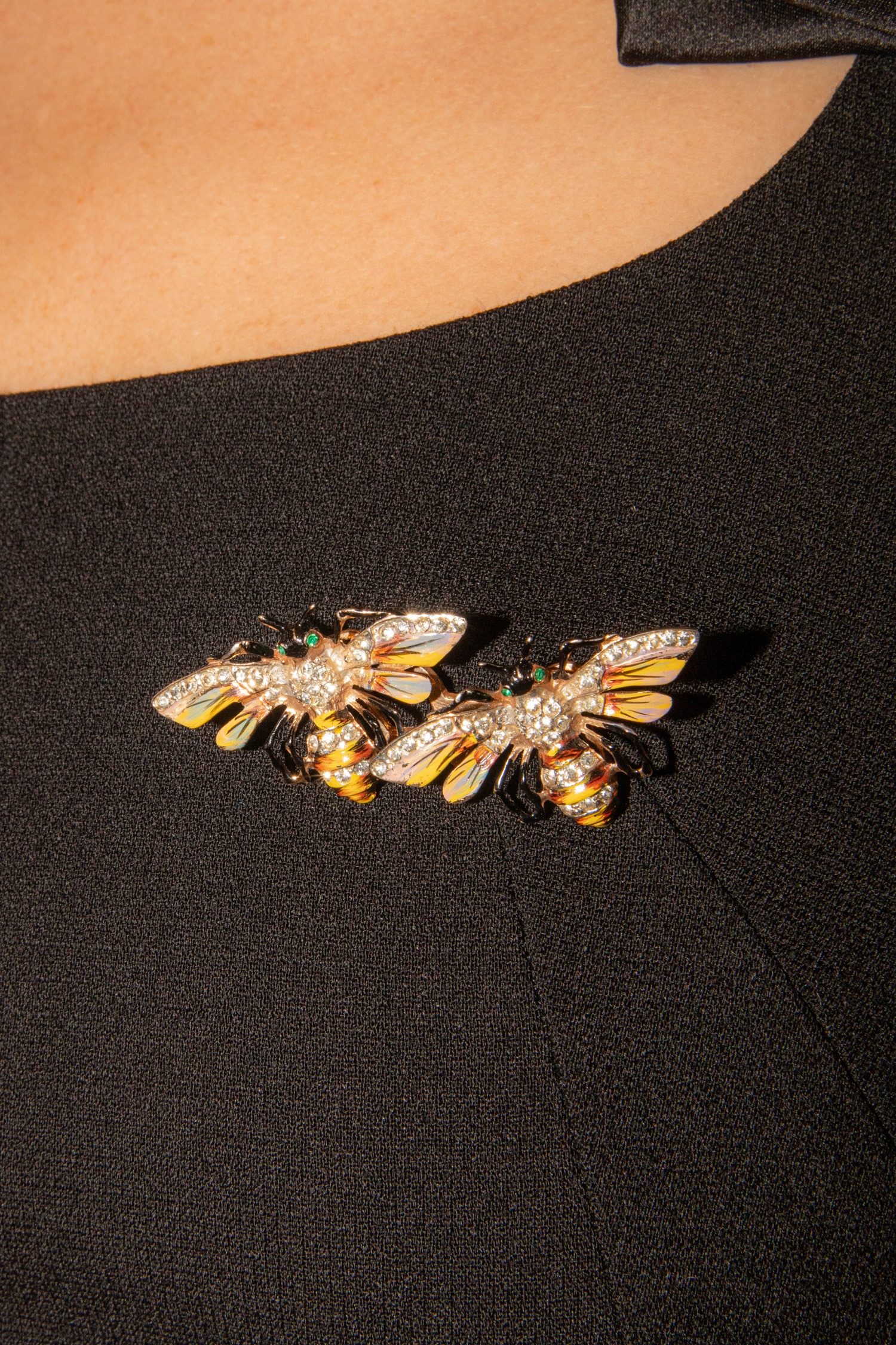 Thumbnail of http://Vintage%20Corocraft%20Brosche%20mit%20zwei%20Bienen