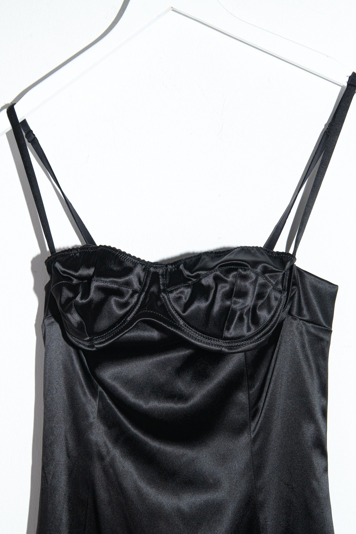 Thumbnail of http://Dolce%20&%20Gabbana%20Trägerkleid%20aus%20Satin%20in%20Schwarz