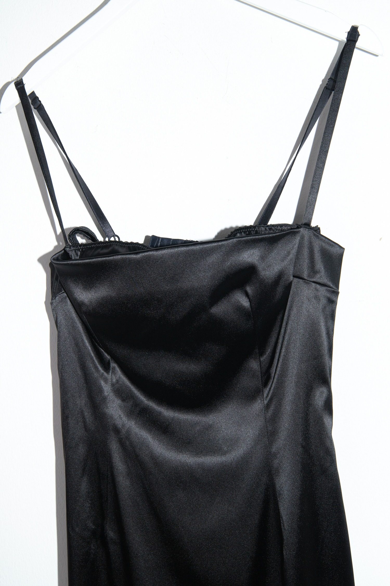 Thumbnail of http://Dolce%20&%20Gabbana%20Trägerkleid%20aus%20Satin%20in%20Schwarz