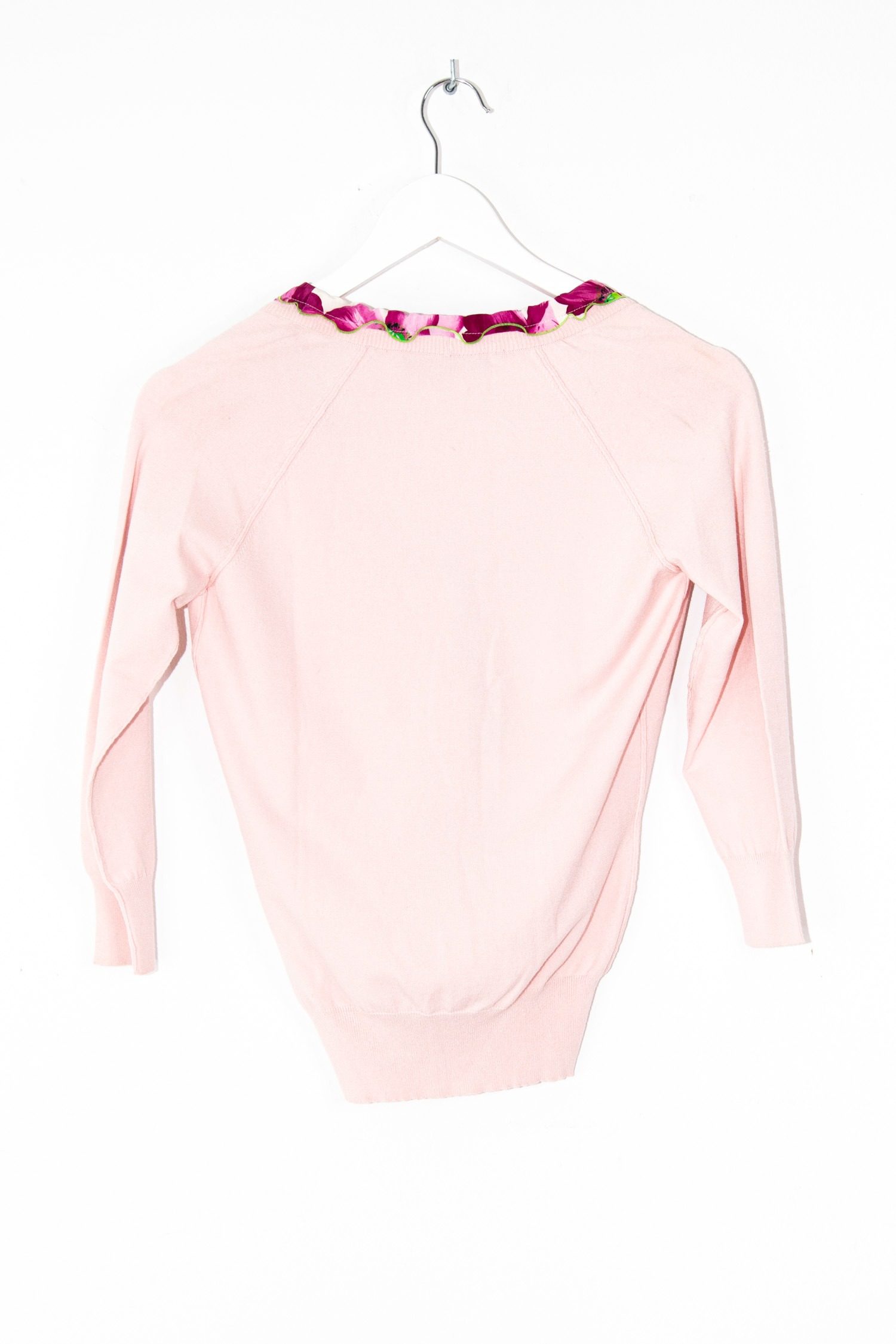 Thumbnail of http://Vintage%20Dolce%20&%20Gabbana%20Strickjacke%20mit%20Schleife%20in%20Rosa