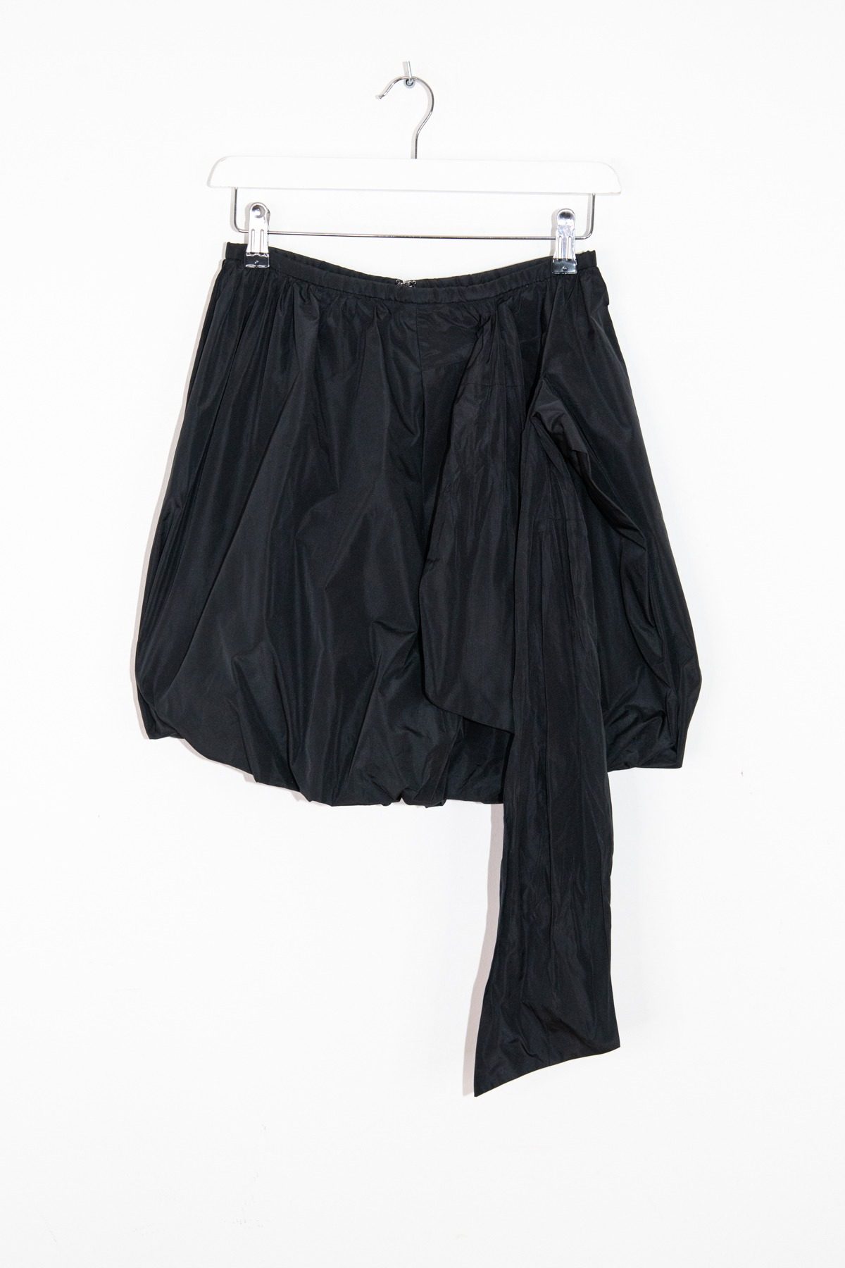 Thumbnail of http://Emporio%20Armani%20Vintage%20Rock%20mit%20Ballonsaum%20in%20Schwarz