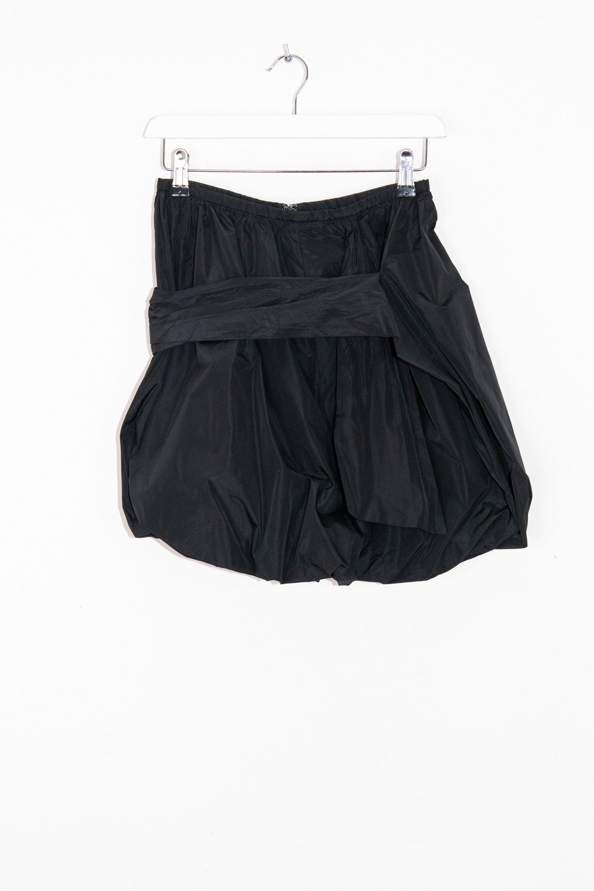 Thumbnail of http://Emporio%20Armani%20Vintage%20Rock%20mit%20Ballonsaum%20in%20Schwarz