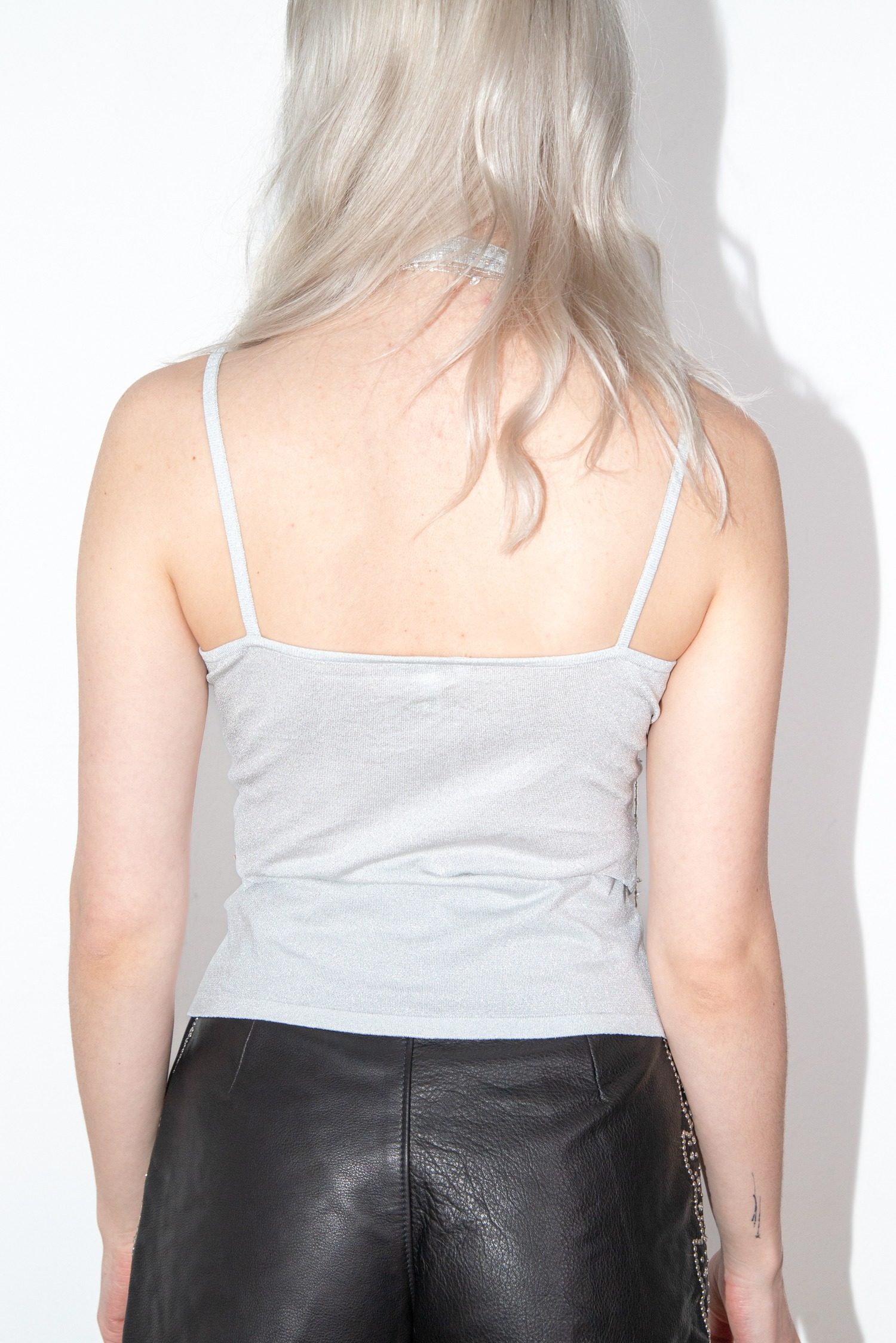 Thumbnail of http://Escada%20Vintage%20Top%20mit%20Perlen%20in%20Grau%20und%20Silber