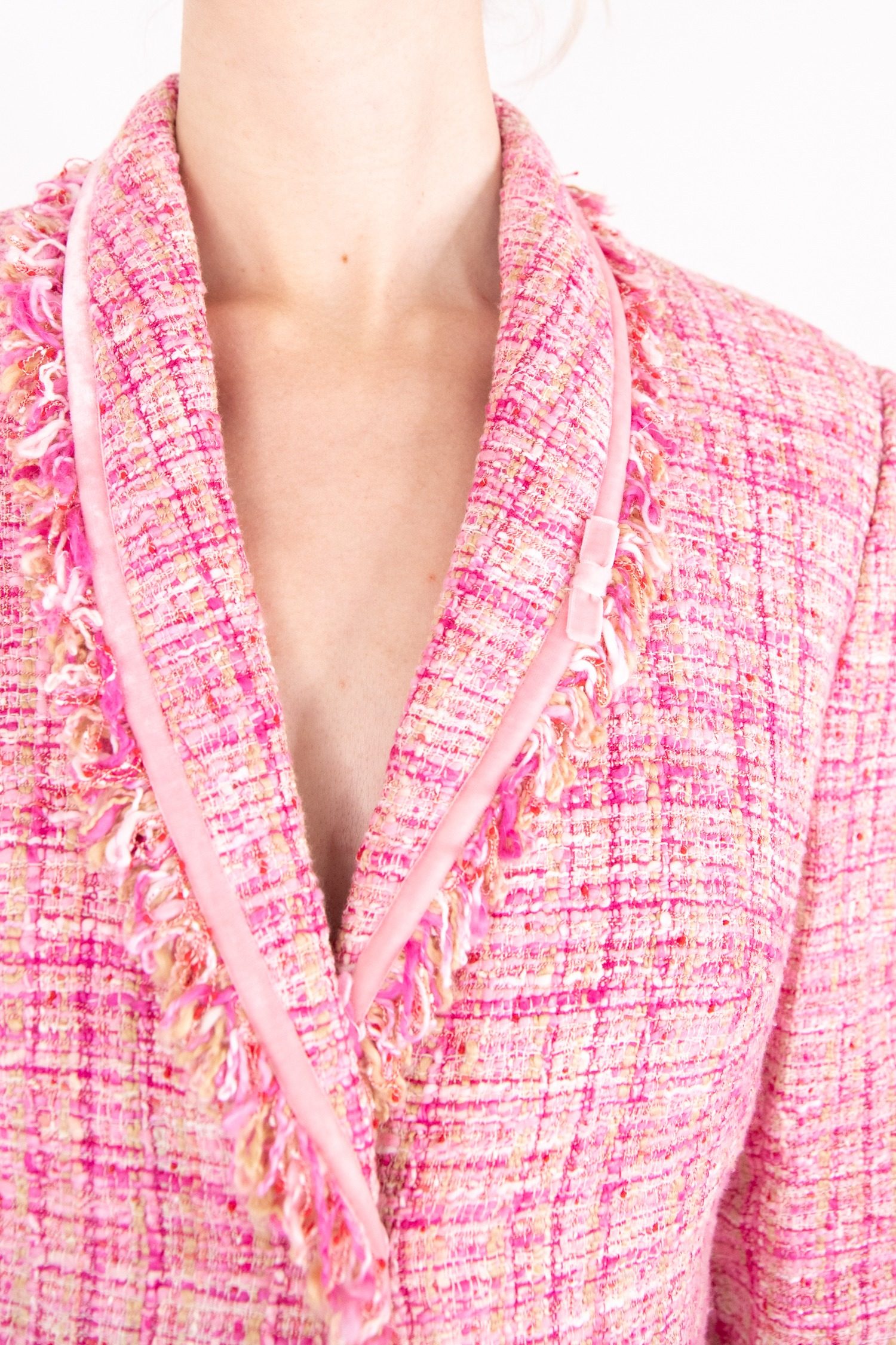 Thumbnail of http://Escada%20Vintage%20Tweed-Set%20aus%20Blazer%20und%20Rock%20in%20Rosa