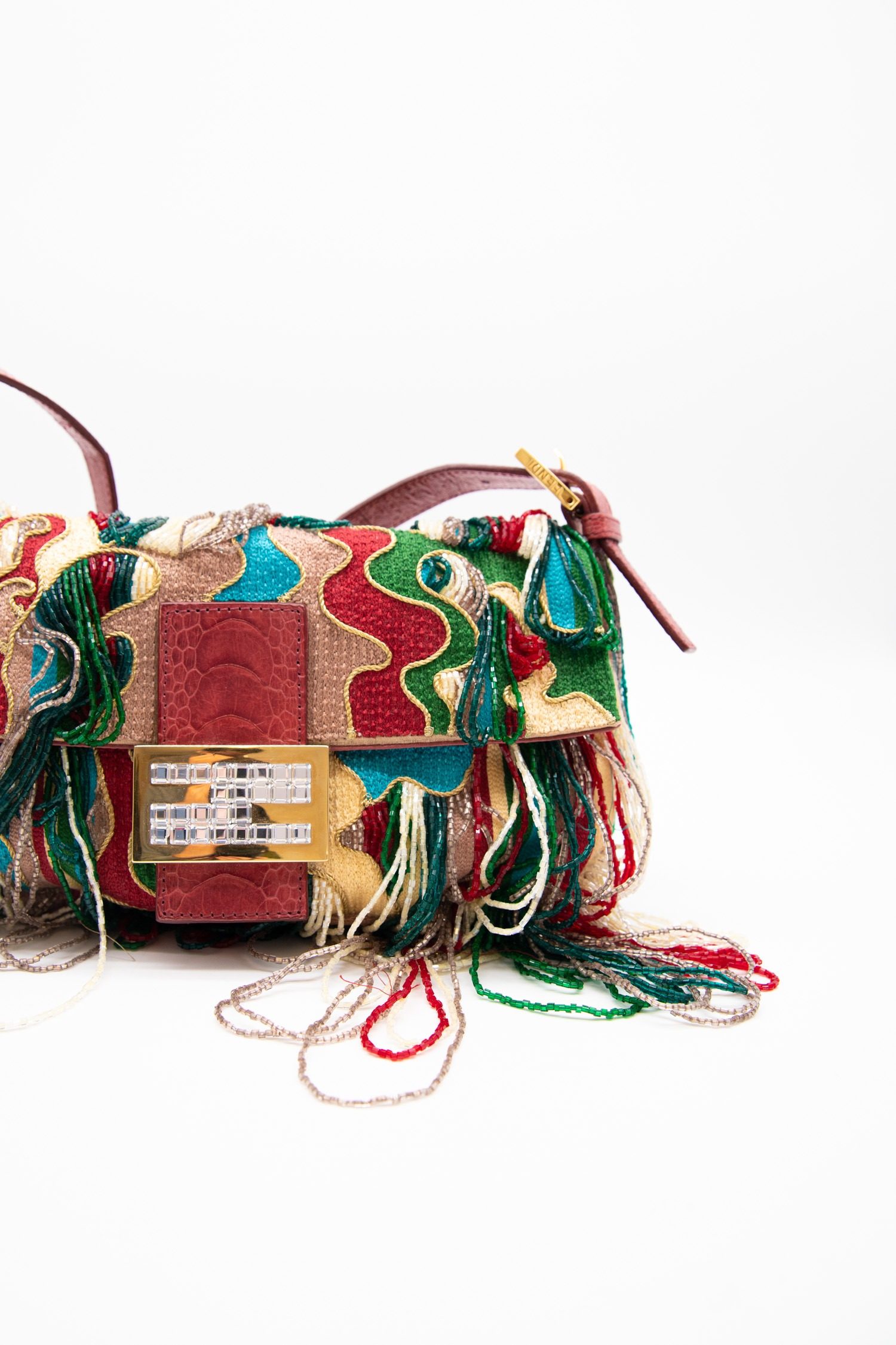 Thumbnail of http://Vintage%20Fendi%20Baguette%20Tasche%20mit%20Wellenmuster%20und%20Glasperlen