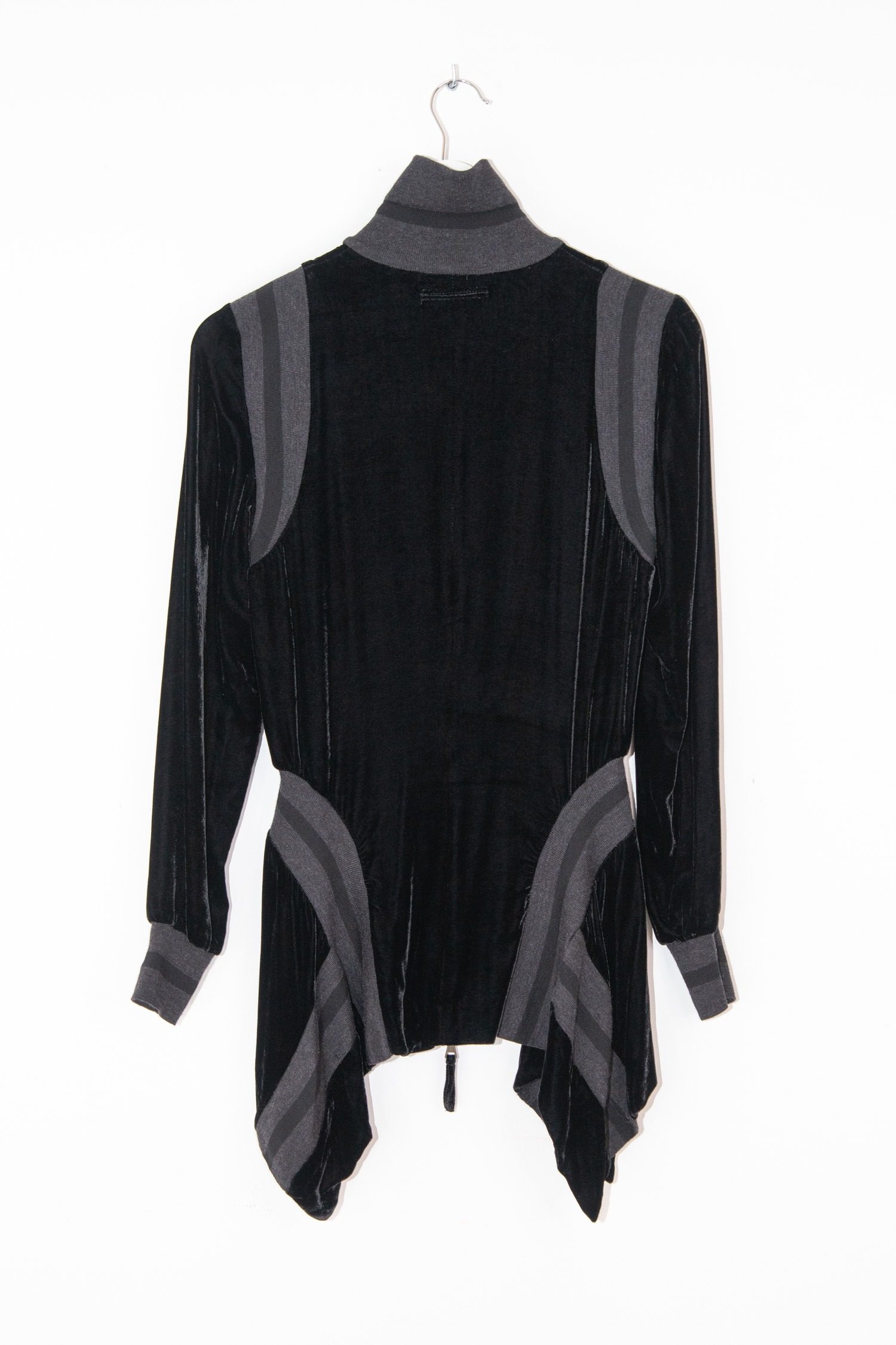 Thumbnail of http://Vintage%20Jean%20Paul%20Gaultier%20Jacke%20mit%20Rippstrickdetails%20in%20Schwarz