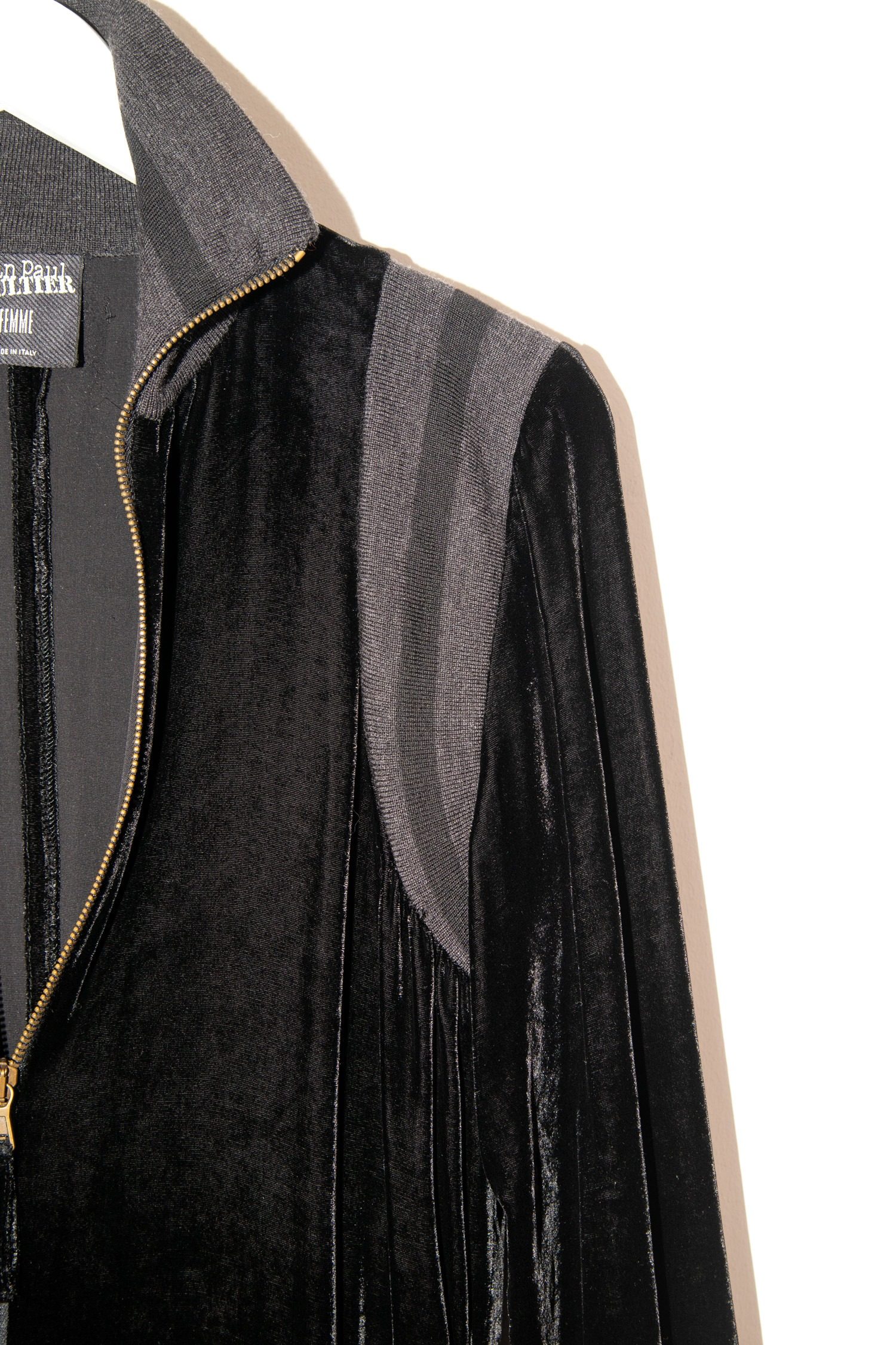 Thumbnail of http://Vintage%20Jean%20Paul%20Gaultier%20Jacke%20mit%20Rippstrickdetails%20in%20Schwarz