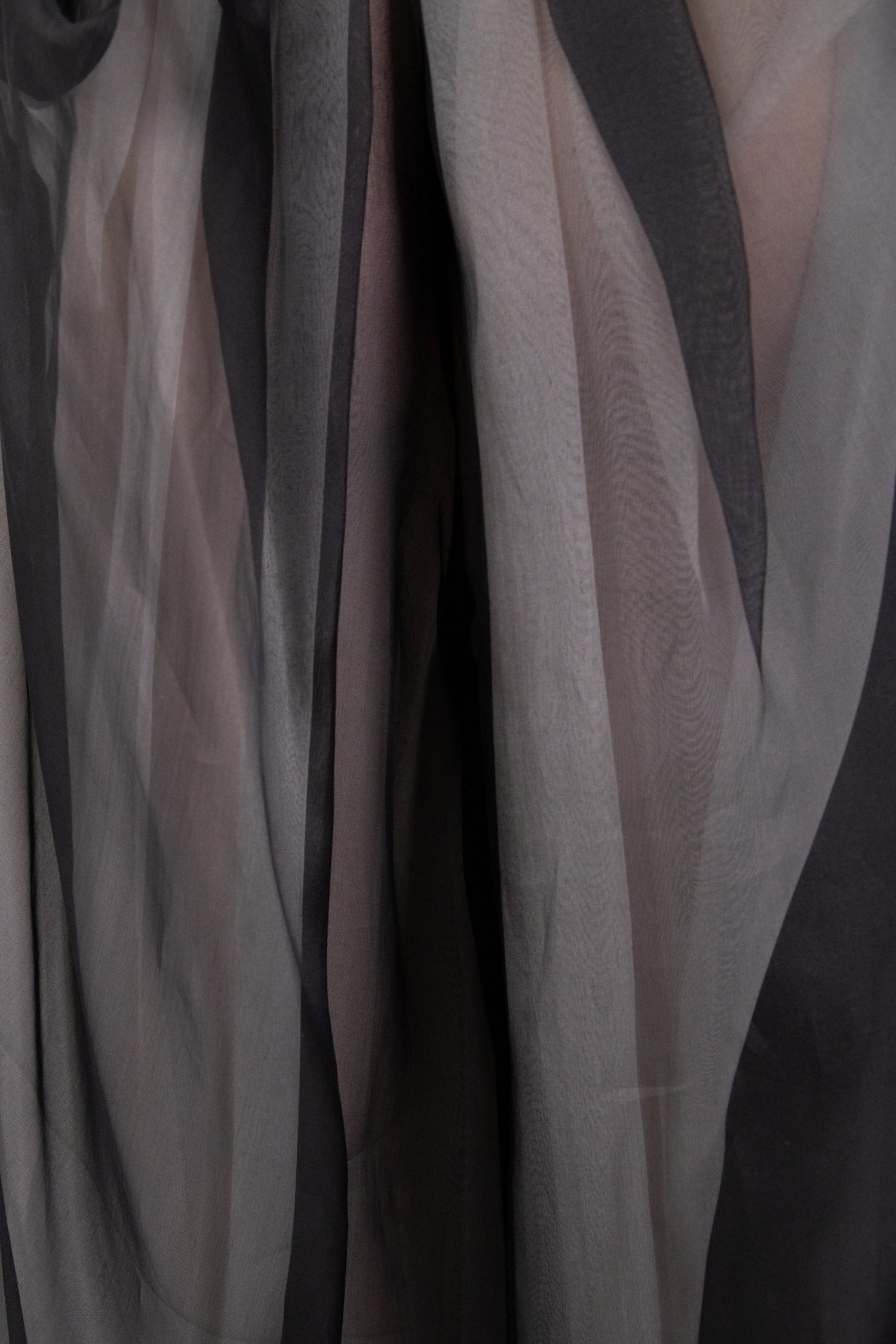 Thumbnail of http://Giorgio%20Armani%20Vintage%20extravagantes%20Set%20aus%20Bluse,%20Blazer%20und%20Maxi-Hose