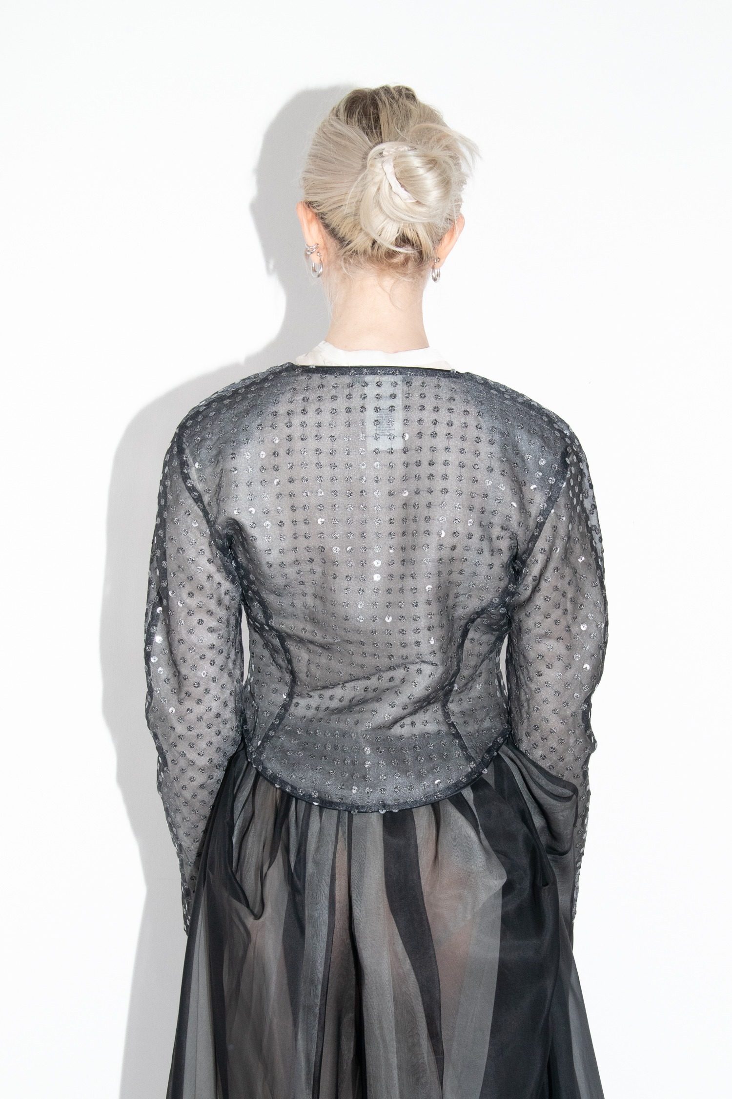 Thumbnail of http://Giorgio%20Armani%20Vintage%20extravagantes%20Set%20aus%20Bluse,%20Blazer%20und%20Maxi-Hose