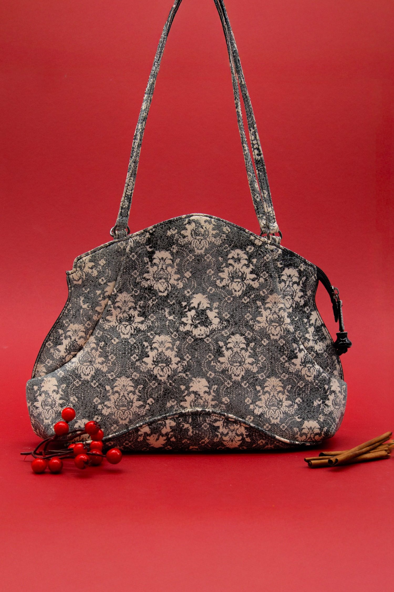 Thumbnail of http://Issey%20Miyake%20Vintage%20Handtasche%20mit%20Print