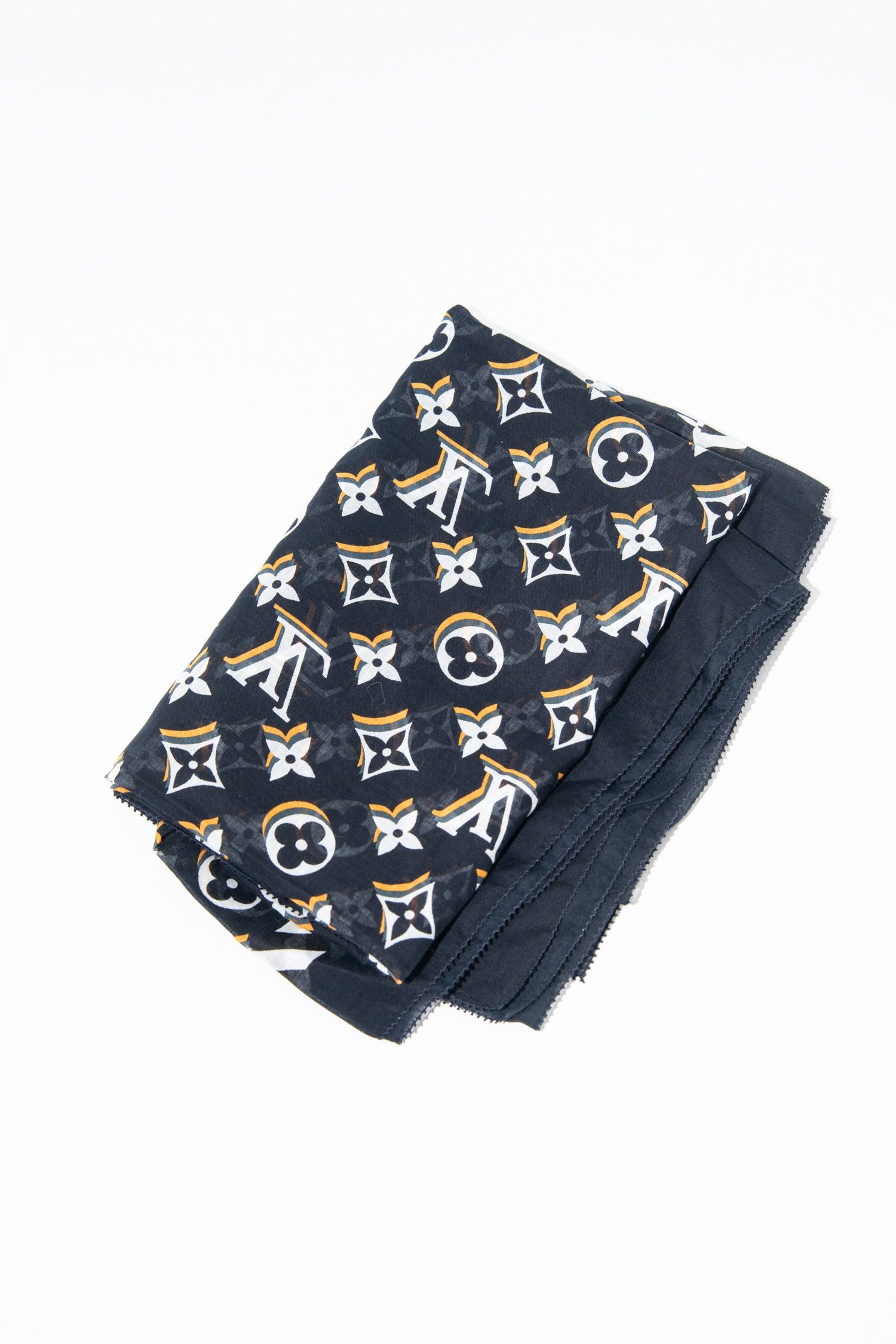 Thumbnail of http://Louis%20Vuitton%20Stephen%20Sprouse%20Leopard%20Tuch%20in%20Camelfarben