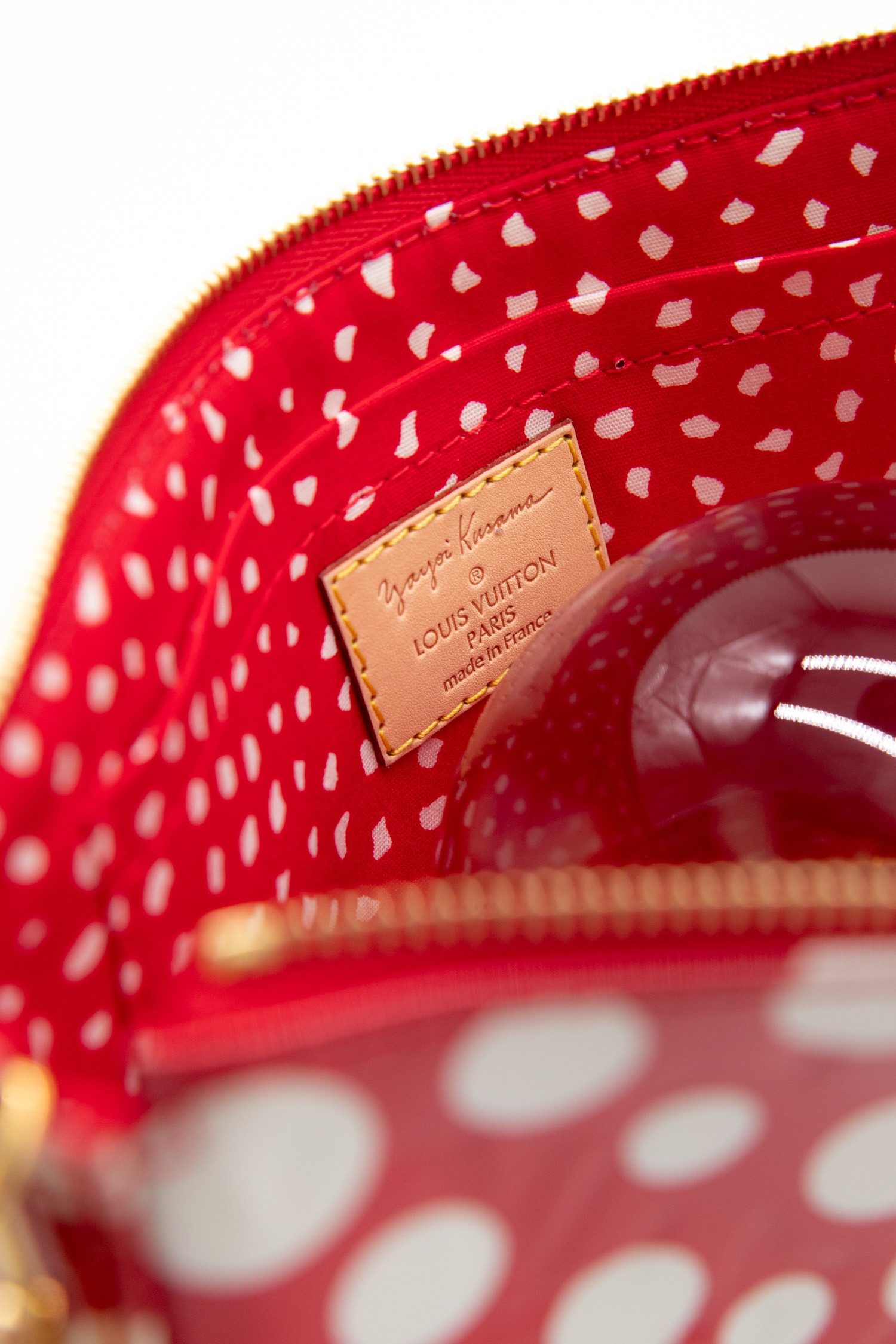 Thumbnail of http://Vintage%20Louis%20Vuitton%20x%20Yayoi%20Kusama%20Pouchette%20Handtasche%20gepunktet%20in%20Rot