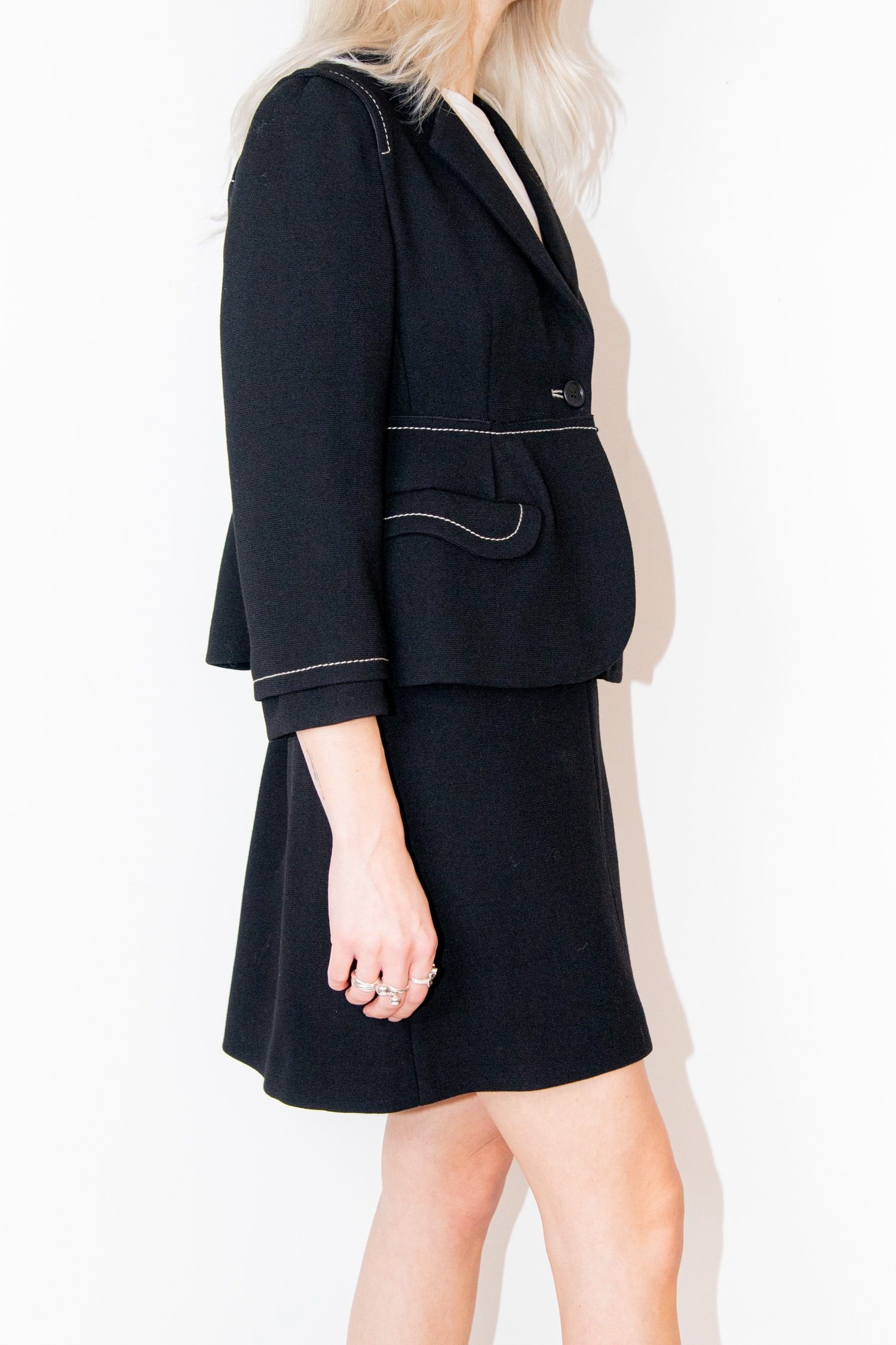 Thumbnail of http://Vintage%20Miu%20Miu%20Kostüm%20mit%20Ziernaht%20in%20Schwarz