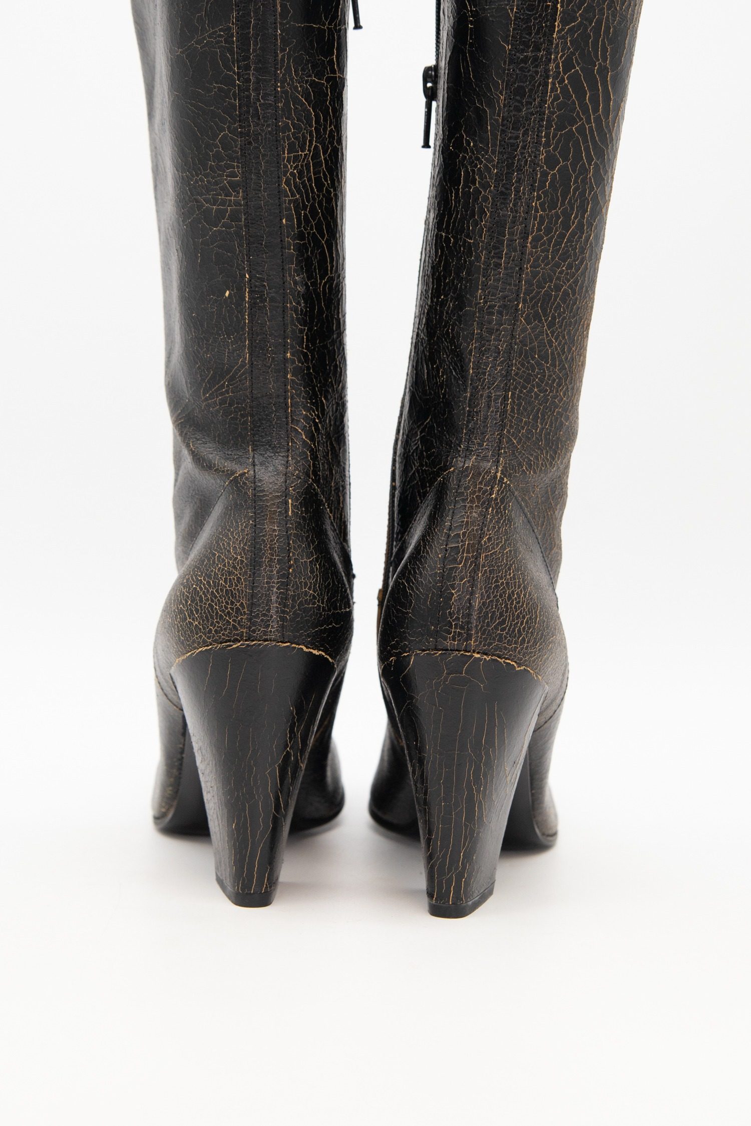 Thumbnail of http://Miu%20Miu%20Vintage%20FW%202001%20Stiefel%20in%20Schwarz%20und%20Beige