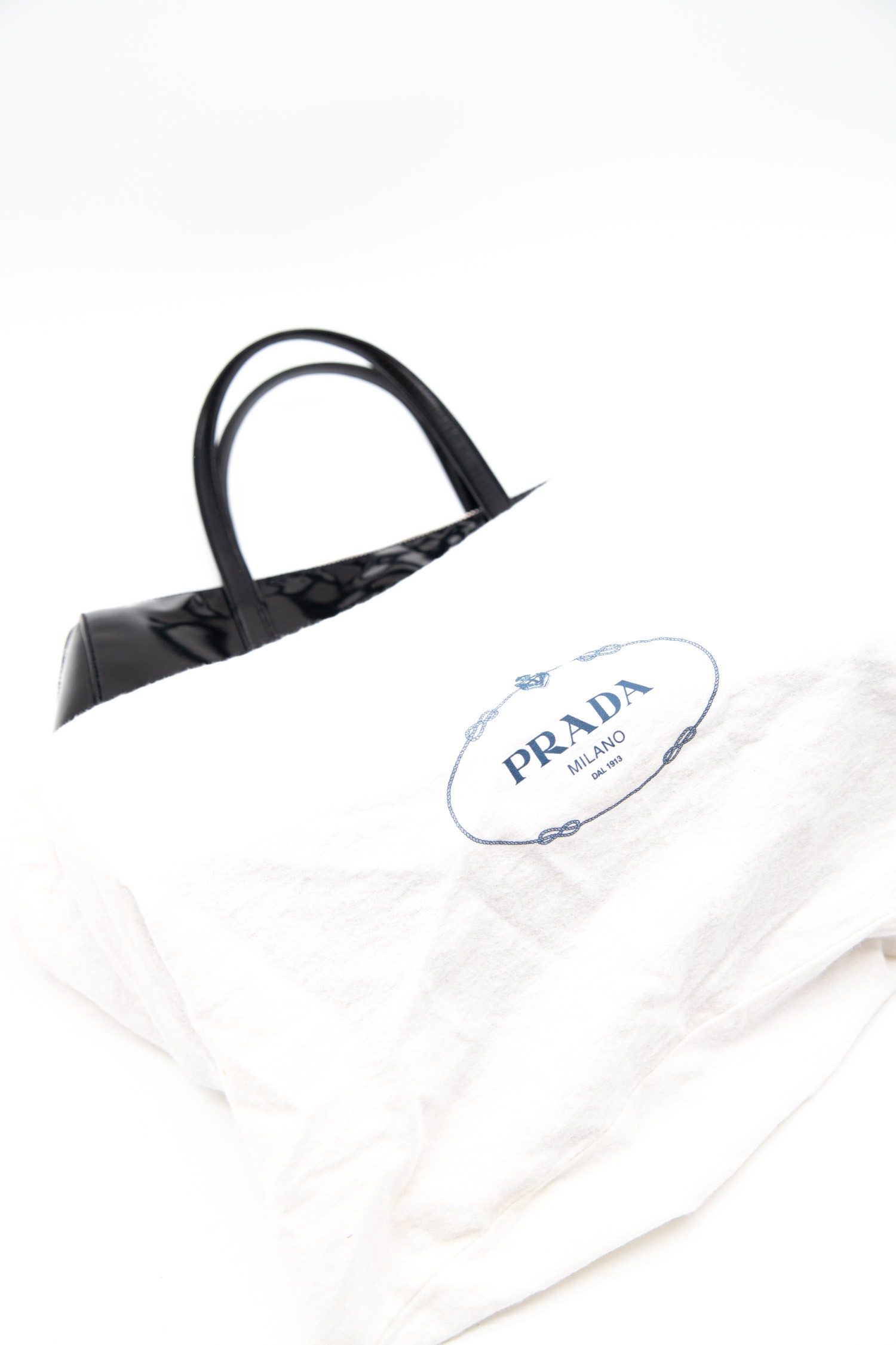 Thumbnail of http://Vintage%20Prada%20Spazzolato%20Logo%20Handtasche%20Lackleder%20Schwarz