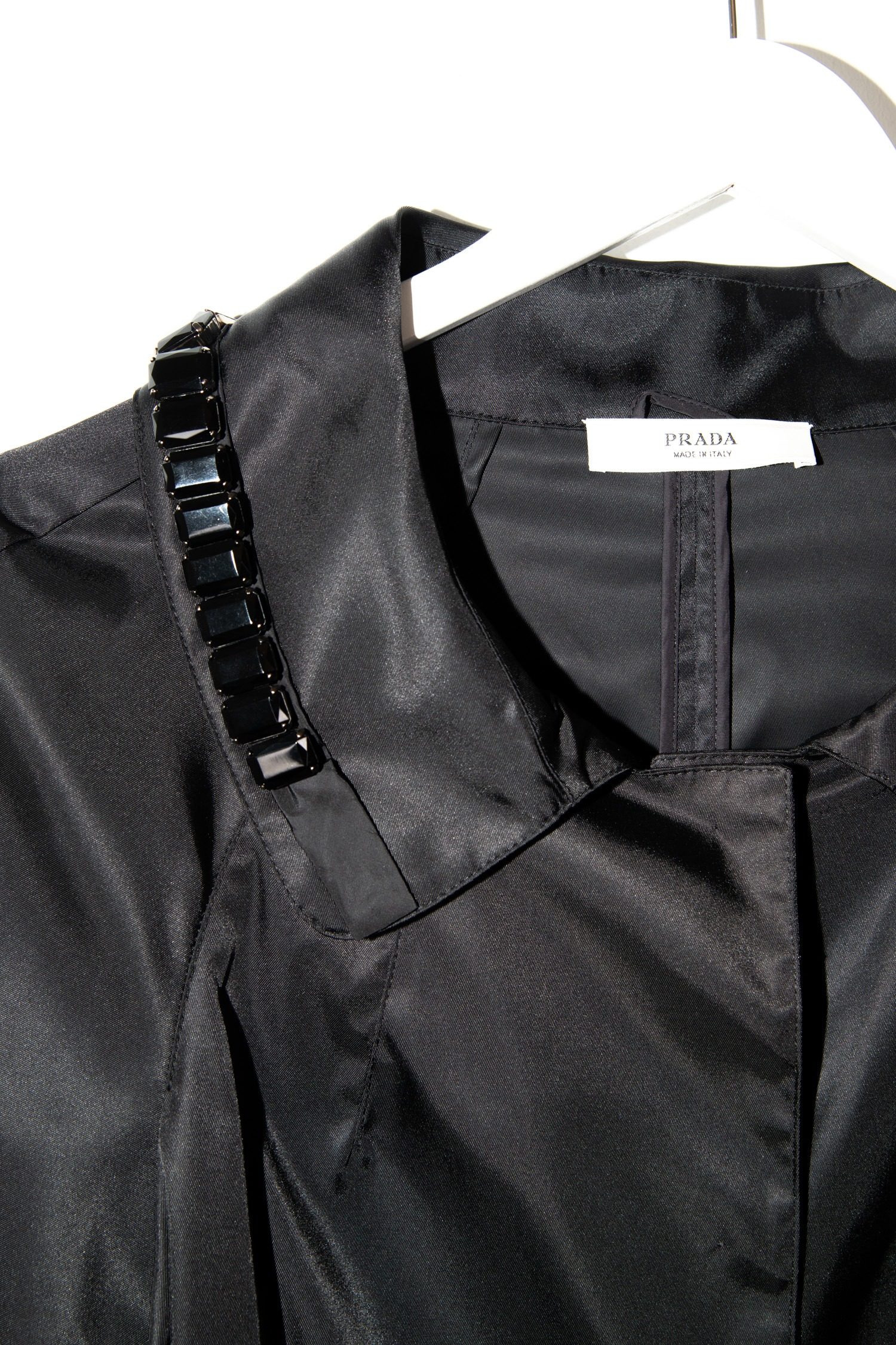 Thumbnail of http://Vintage%20Prada%20Mantel%20mit%20Steinen%20in%20Schwarz