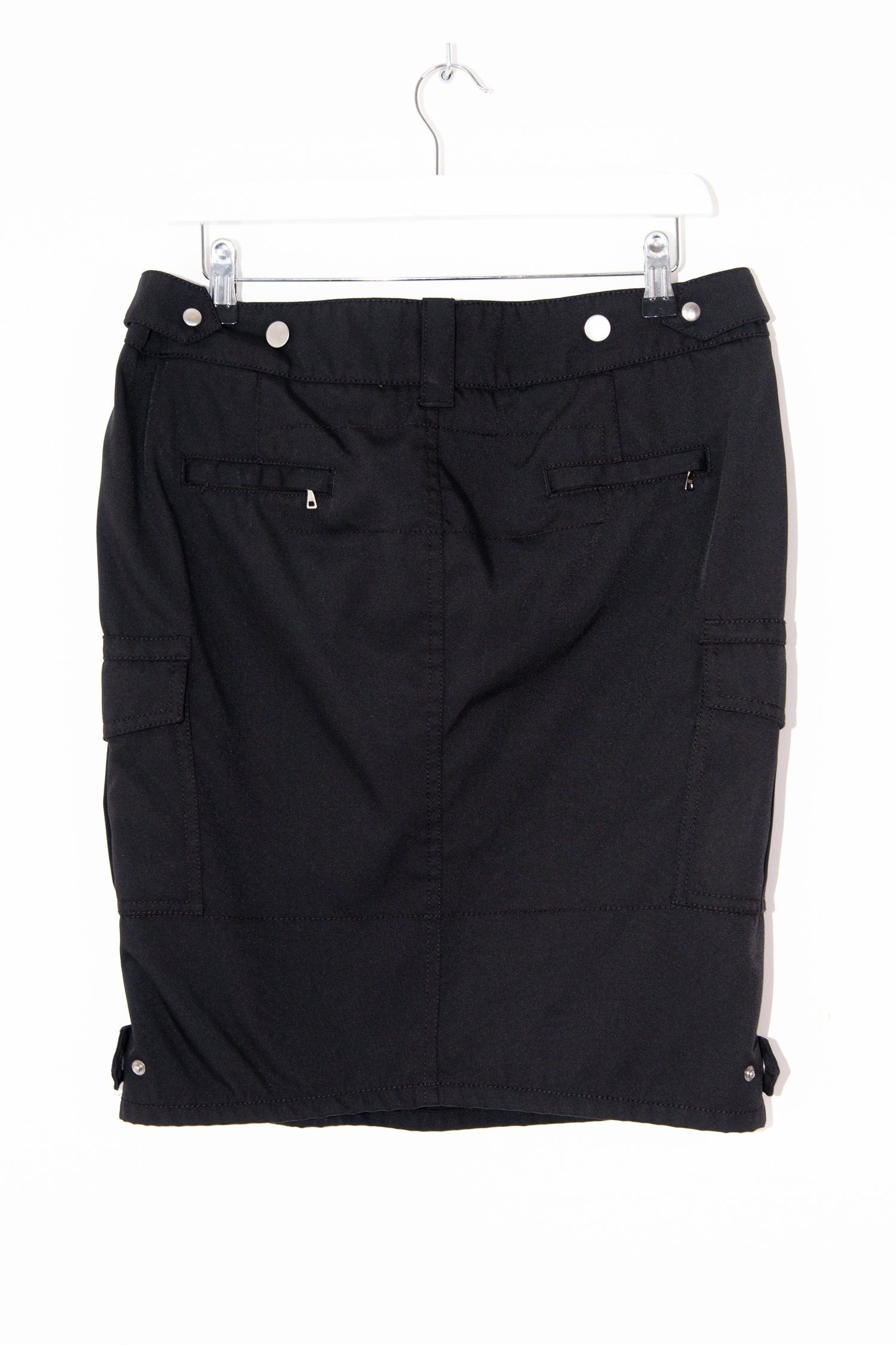 Thumbnail of http://Vintage%20Prada%20Minirock%20mit%20verschiedenen%20Taschen%20in%20Schwarz