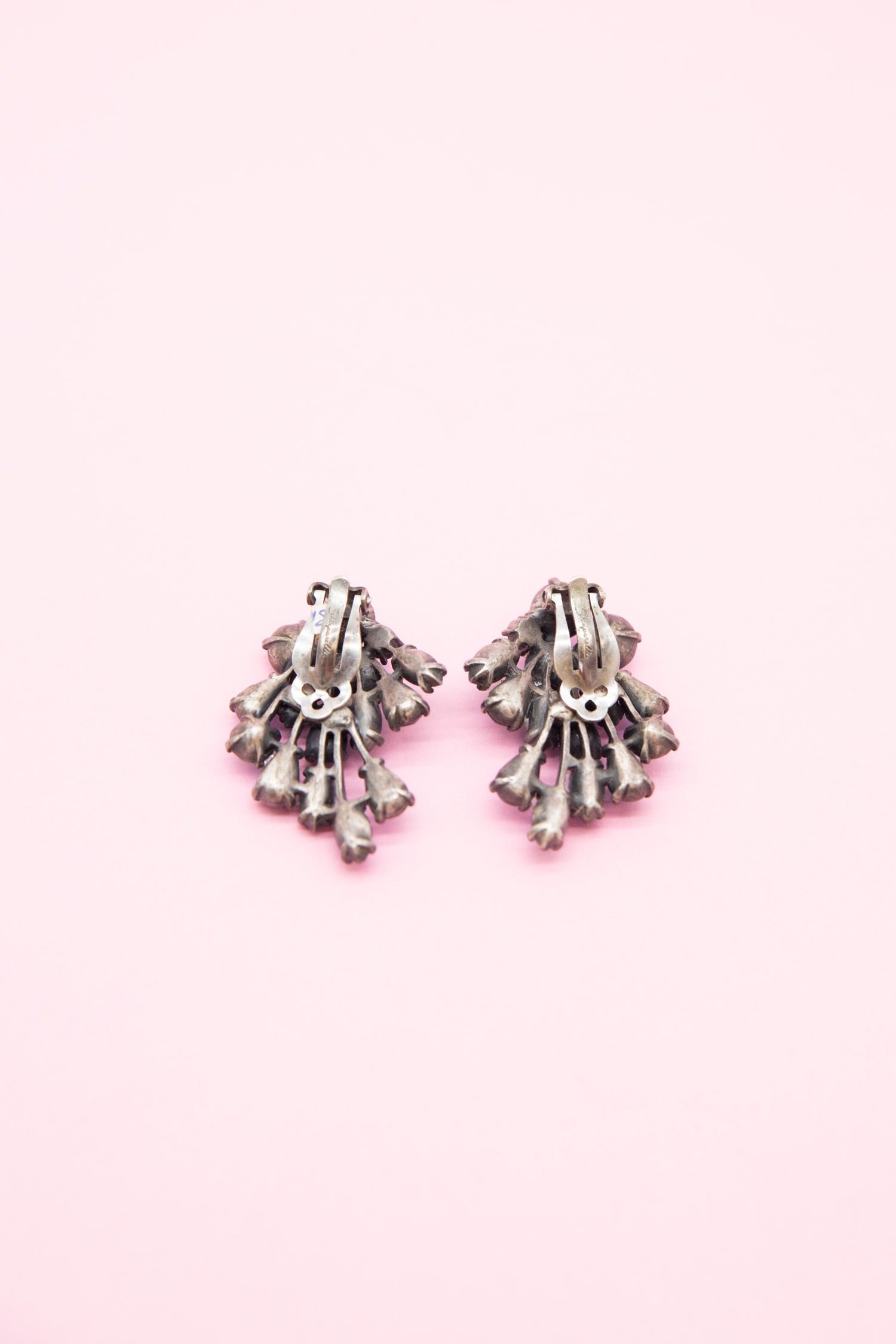 Thumbnail of http://Schiaparelli%20Vintage%20Ohrclips%20in%20Bouquet%20Form