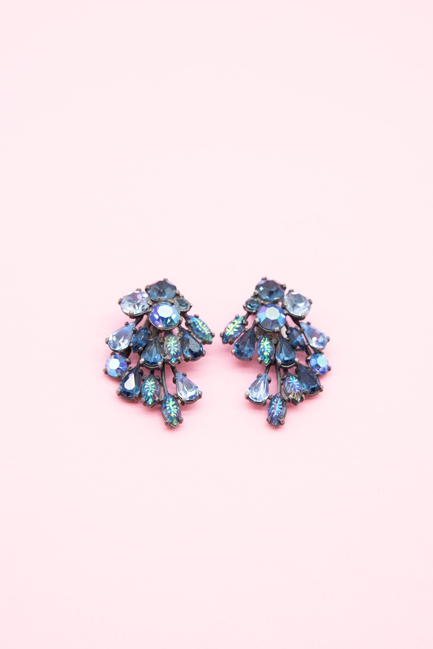 Thumbnail of http://Schiaparelli%20Vintage%20Ohrclips%20in%20Bouquet%20Form