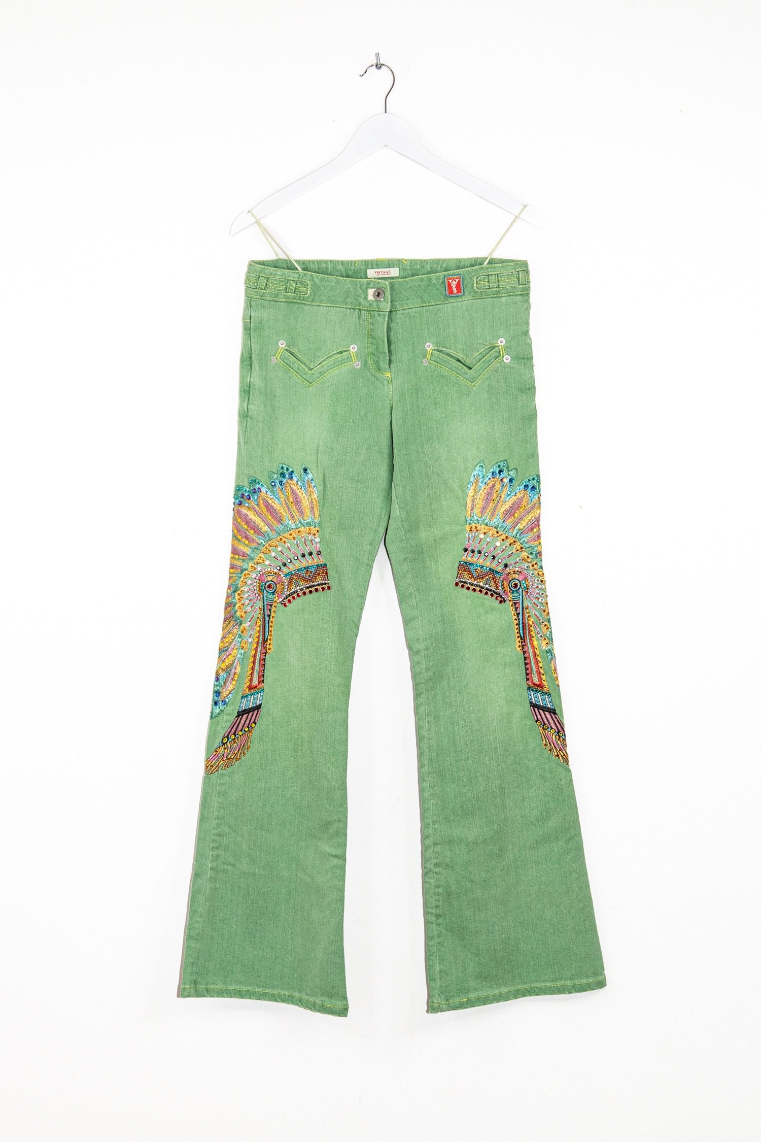 Thumbnail of http://Voyage%20Vintage%20Jeans%20mit%20Pailletten%20in%20Grün%20und%20Bunt
