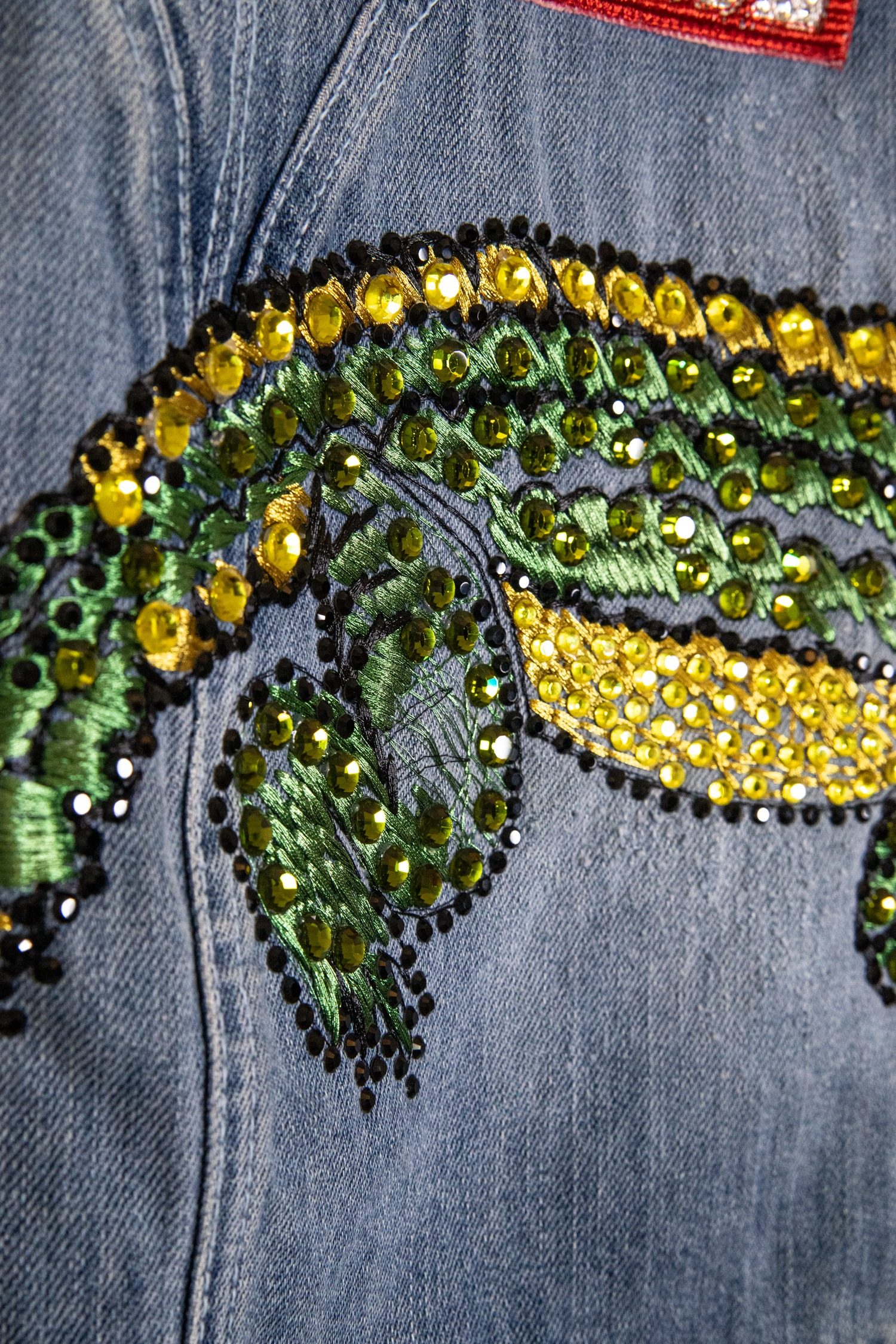 Thumbnail of http://Voyage%20Vintage%20Jeansrock%20mit%20Strasssteinen%20in%20Blau%20und%20Bunt