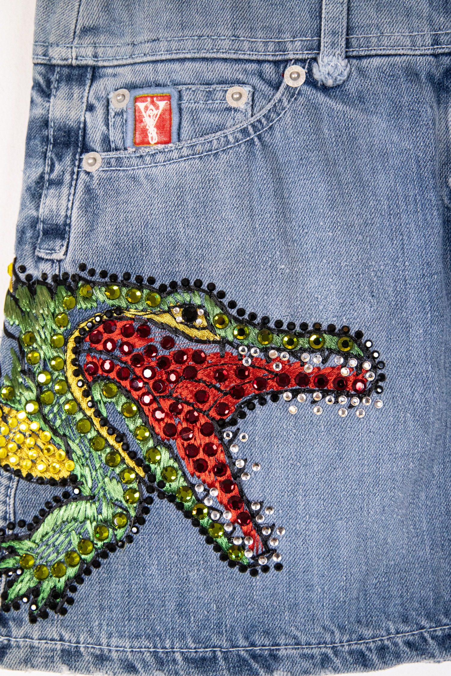 Thumbnail of http://Voyage%20Vintage%20Jeansrock%20mit%20Strasssteinen%20in%20Blau%20und%20Bunt
