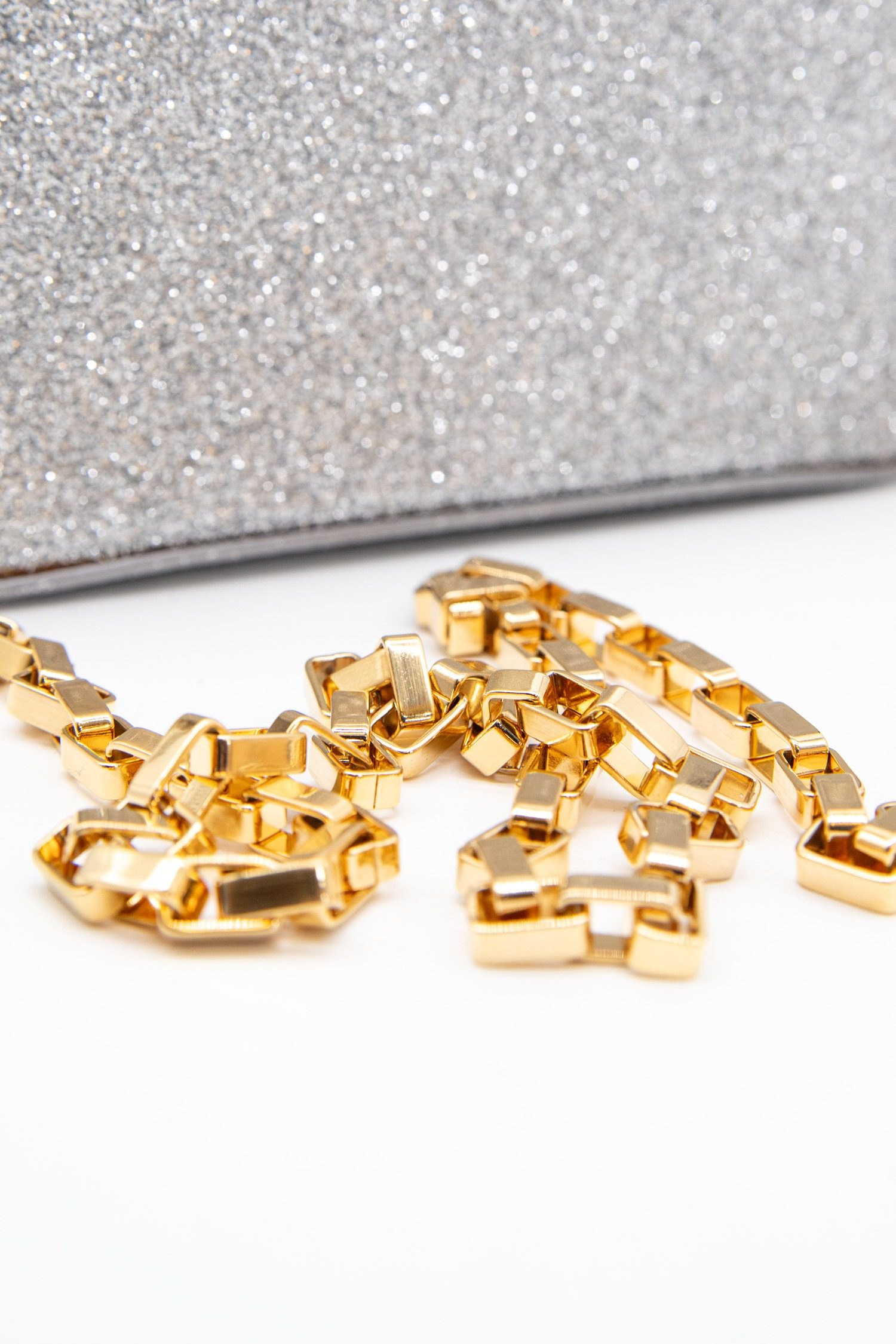 Thumbnail of http://Wandler%20Yara%20Box%20Umhängetasche%20in%20Silber