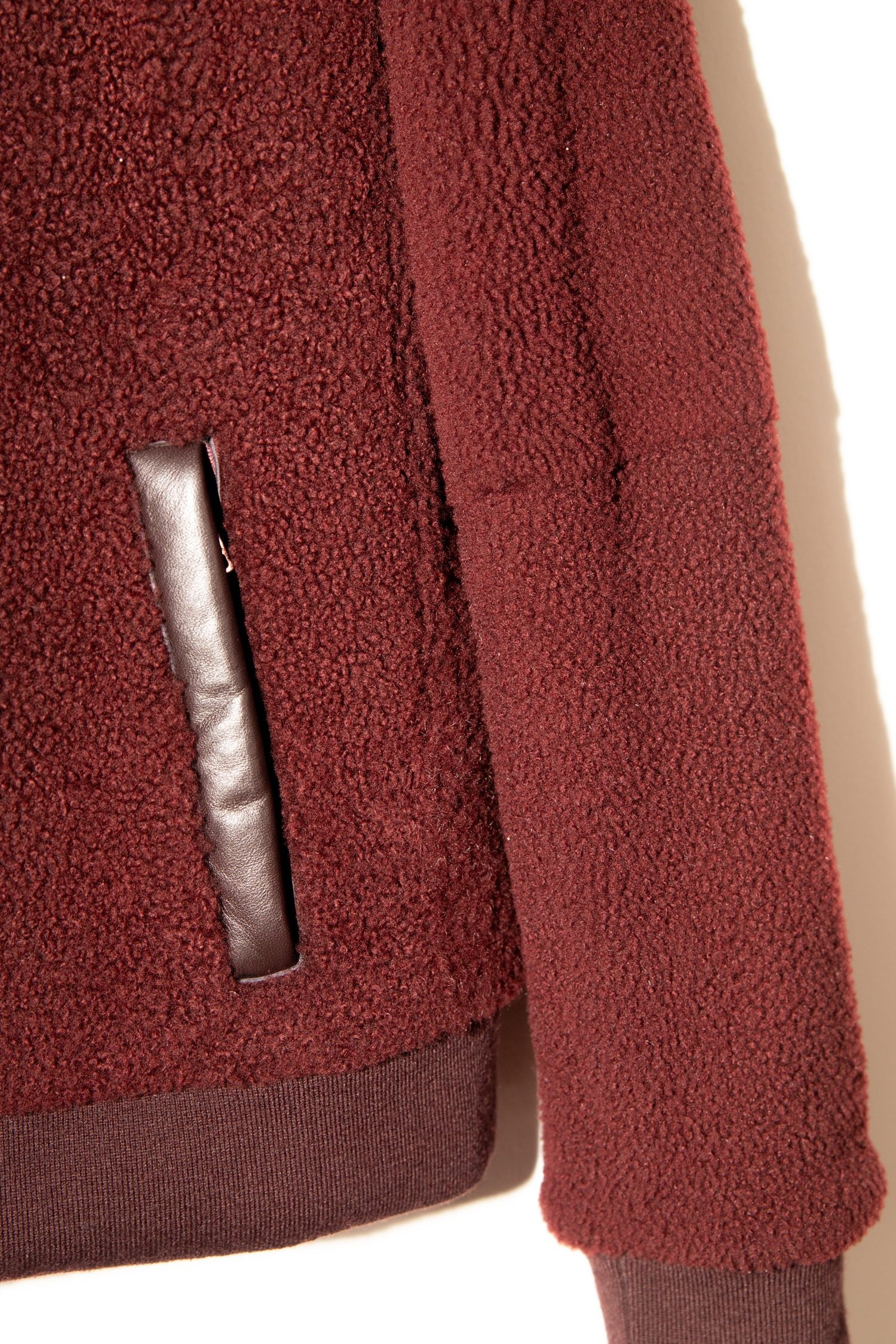 Thumbnail of http://Windsor%20Blouson%20in%20Bordeaux%20und%20Silber