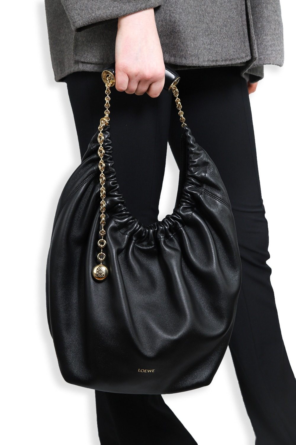 Thumbnail of http://Loewe%20Squeeze%20Medium%20Handtasche%20in%20Schwarz