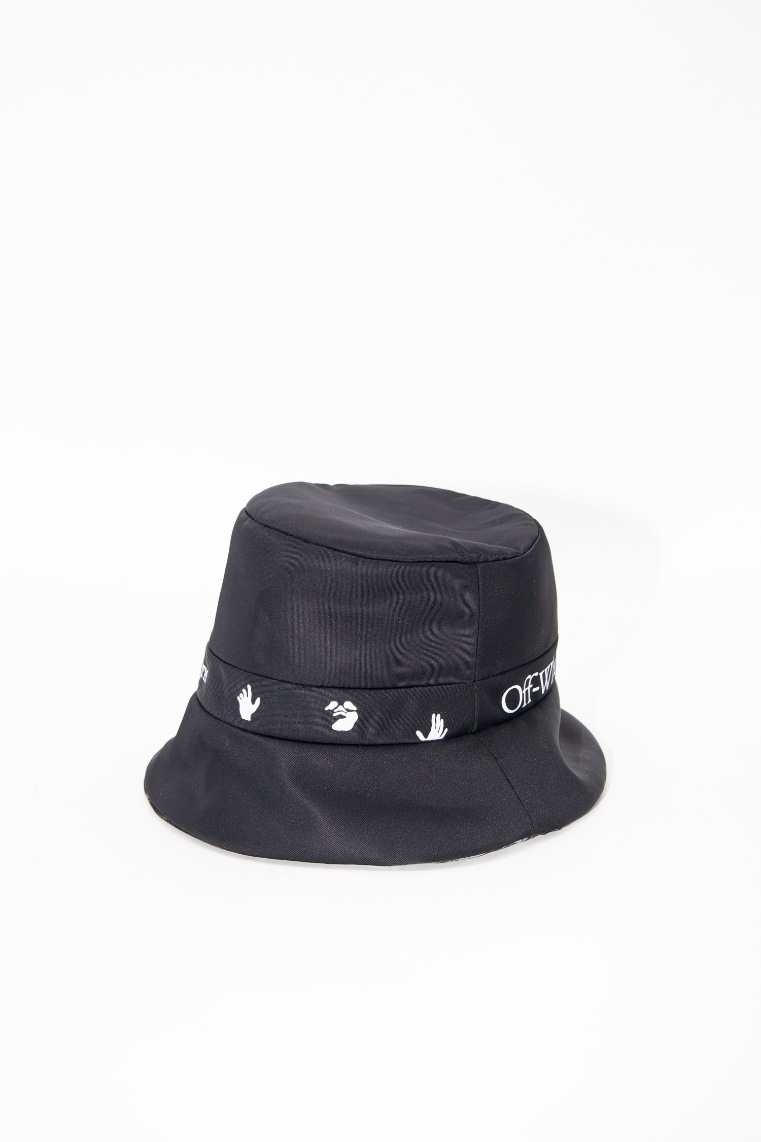 Thumbnail of http://Off-%20White%20Fischerhut%20in%20Schwarz