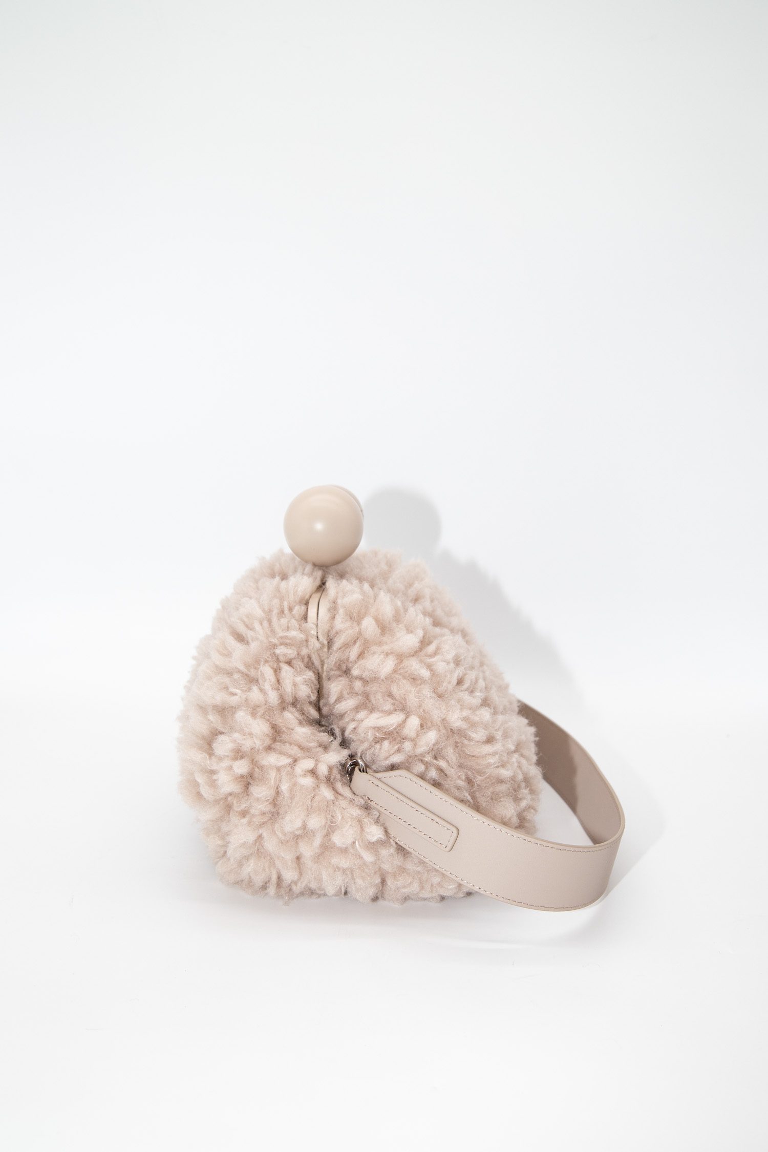Weekend Max Mara "Pasticcino Breda" Plüsch Tasche in Beige