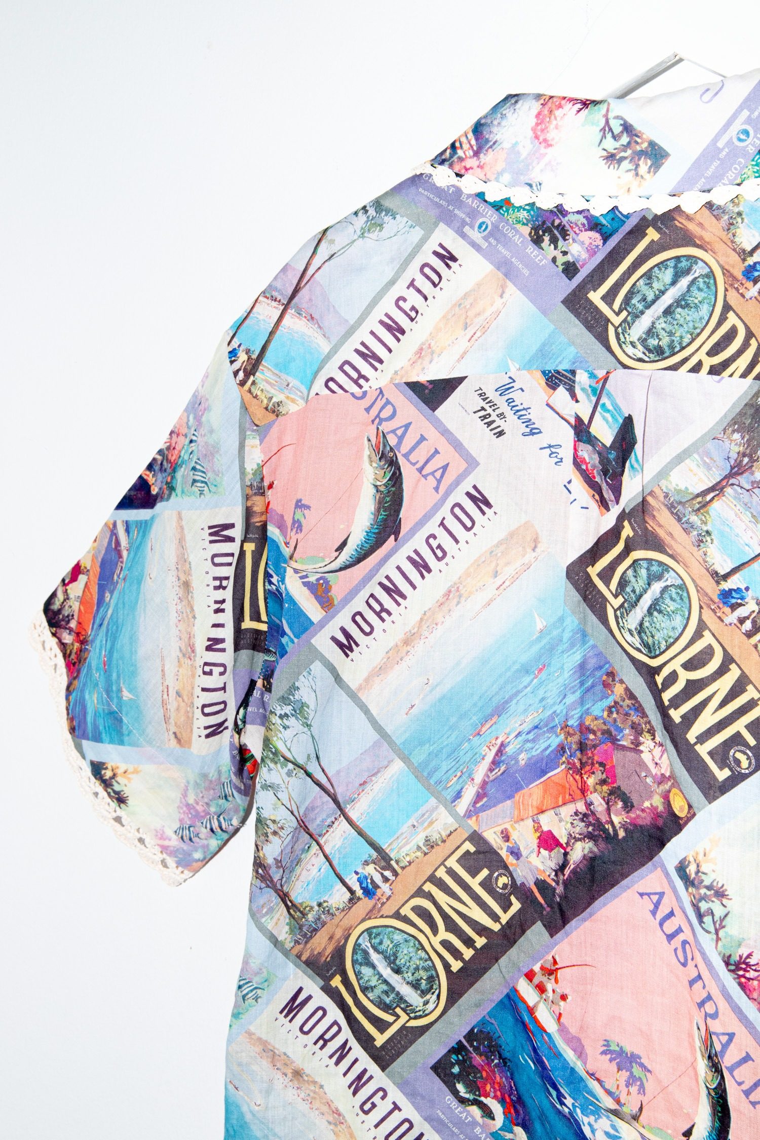 Thumbnail of http://Zimmermann%20Oversized%20Bluse%20mit%20Postkarten%20Print%20in%20Bunt