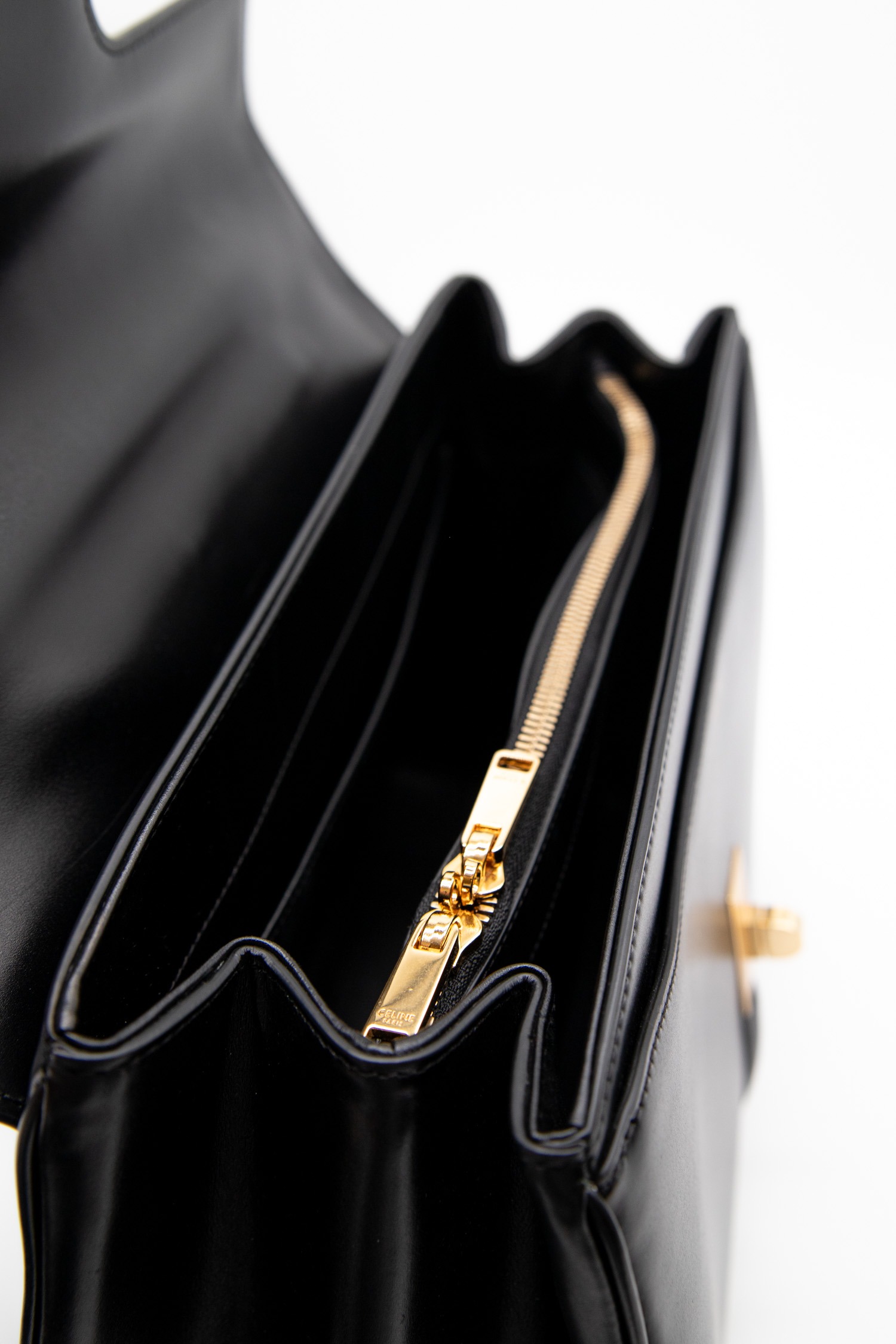 Celine "16" Handtasche in Schwarz