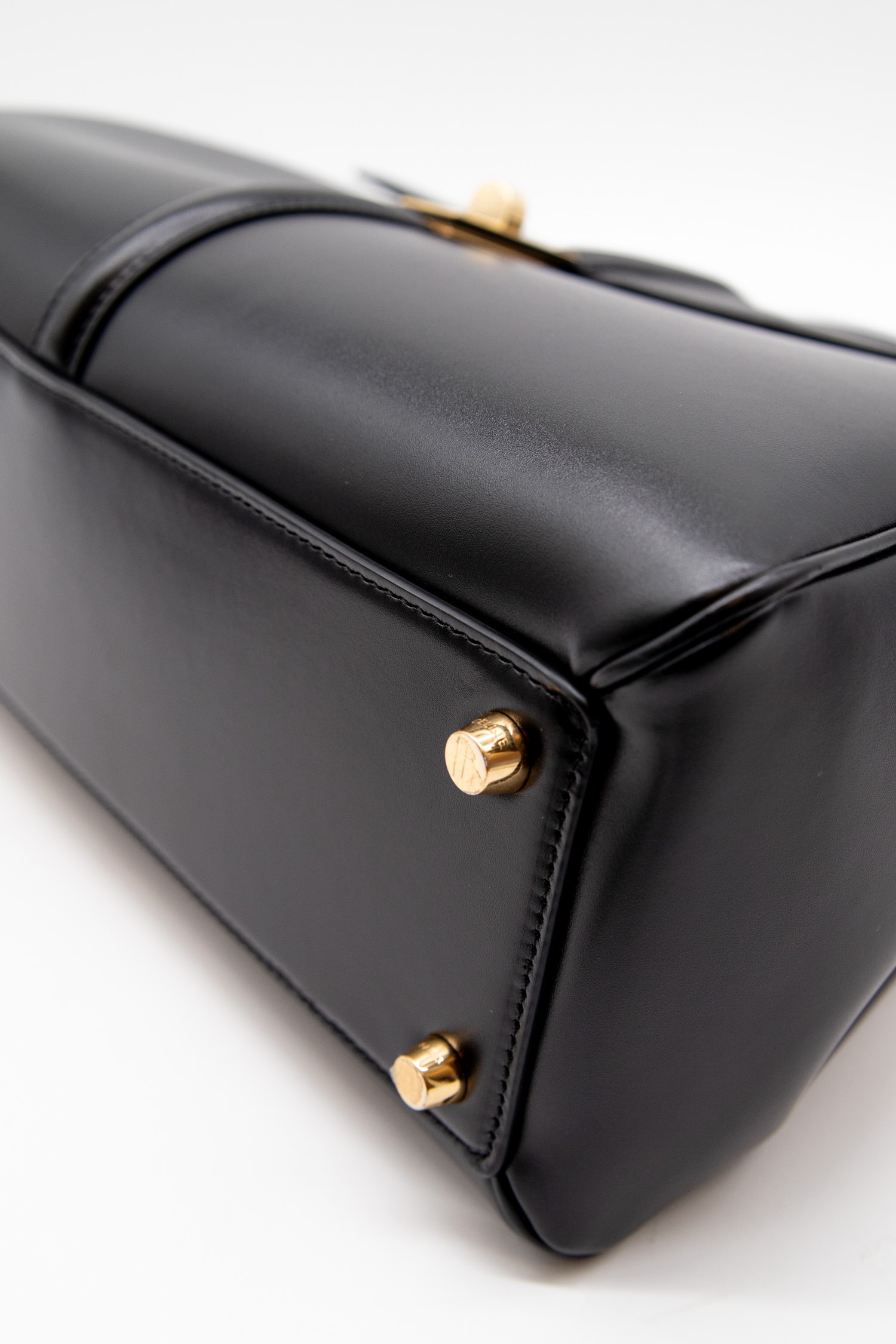 Celine "16" Handtasche in Schwarz