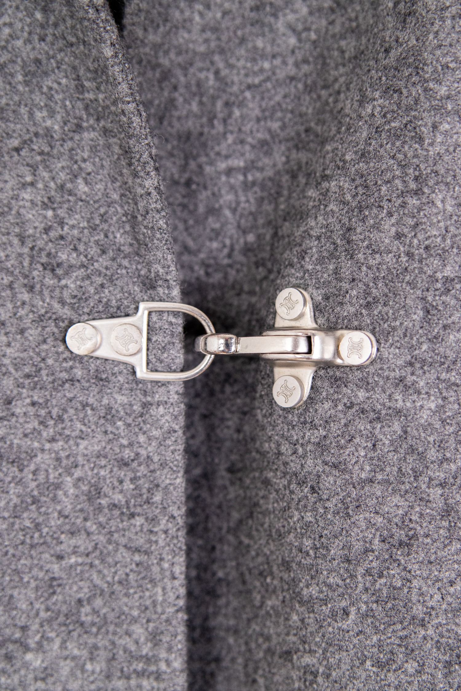 CELINE langer Mantel mit Streifen in Grau