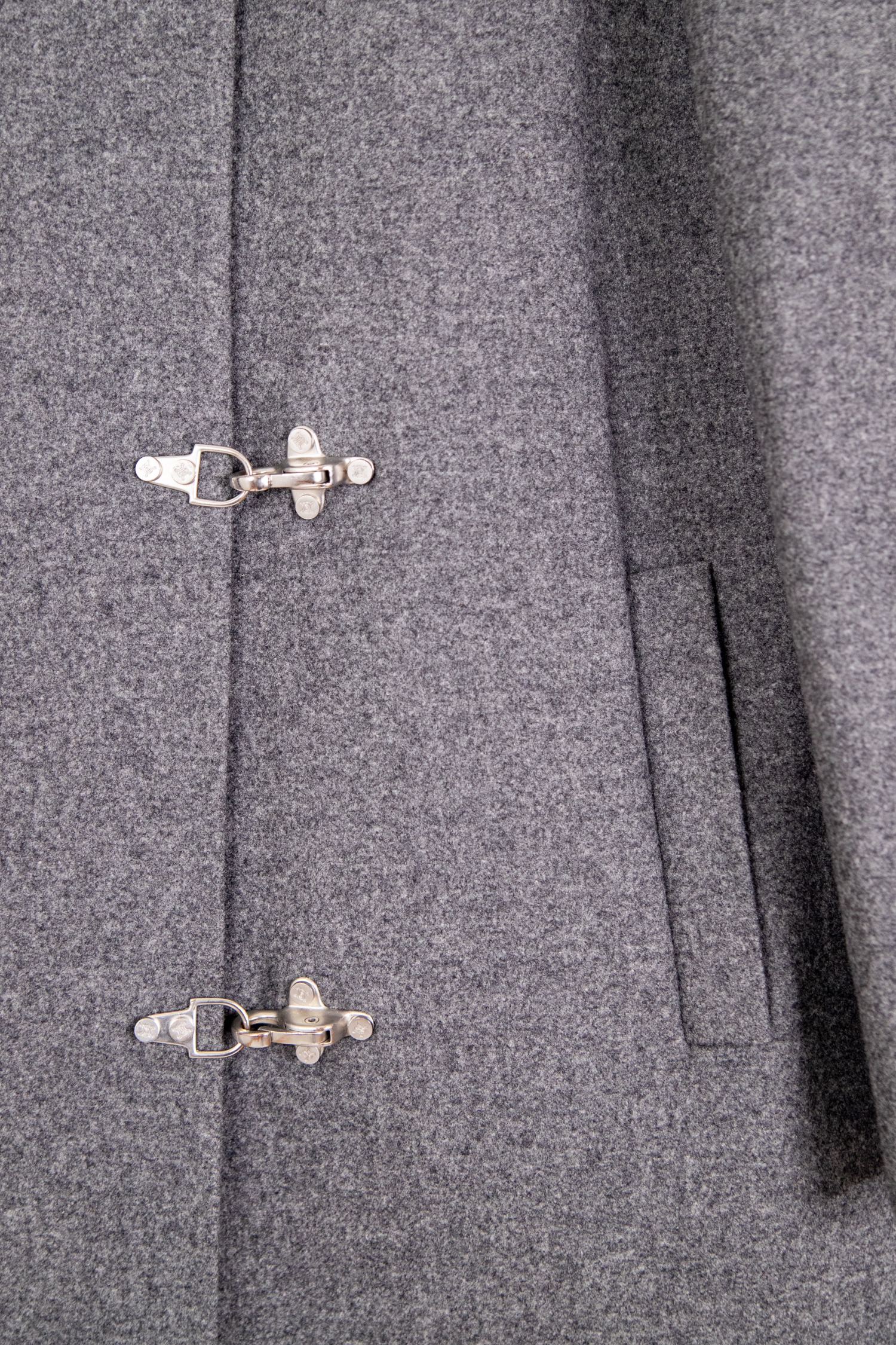 CELINE langer Mantel mit Streifen in Grau