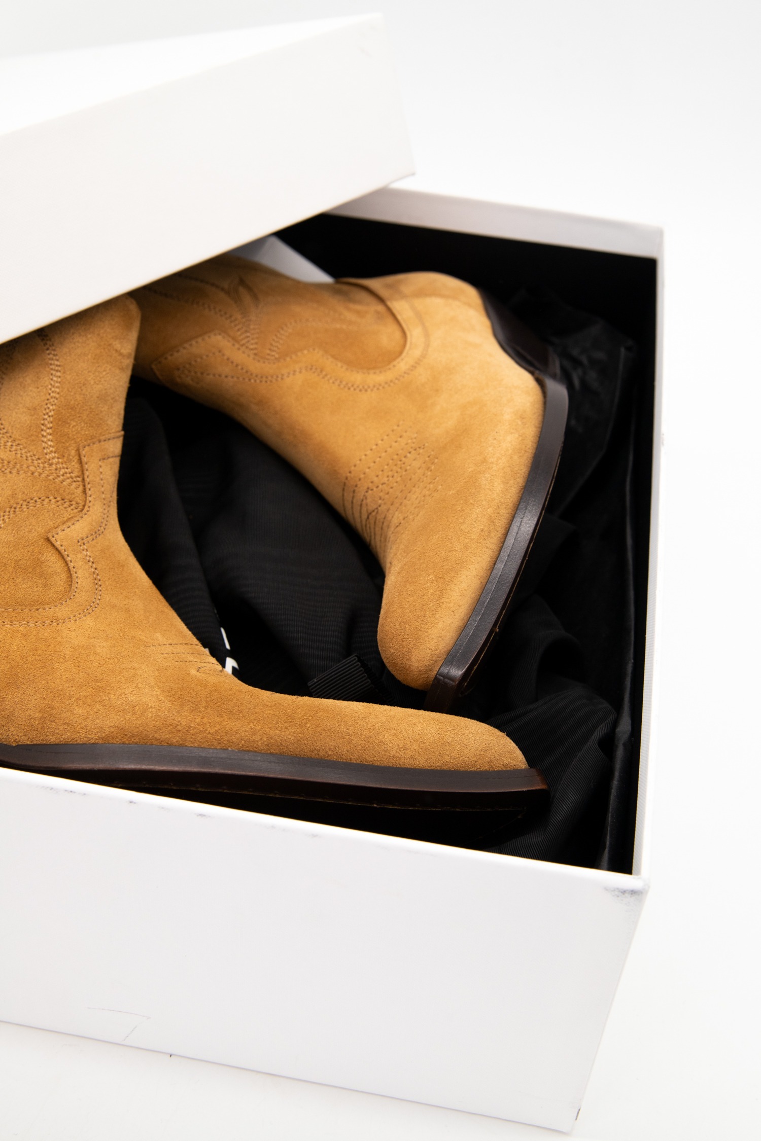 Celine "Leon" Stiefelette aus Veloursleder in Hellbraun