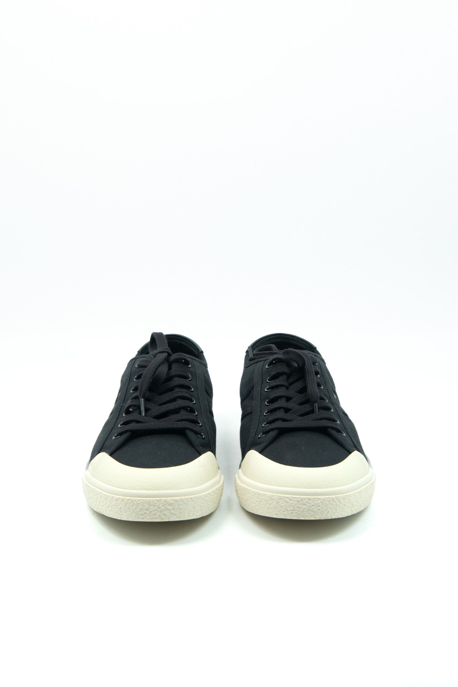 Celine "Alan" Sneaker in Schwarz und Ecru