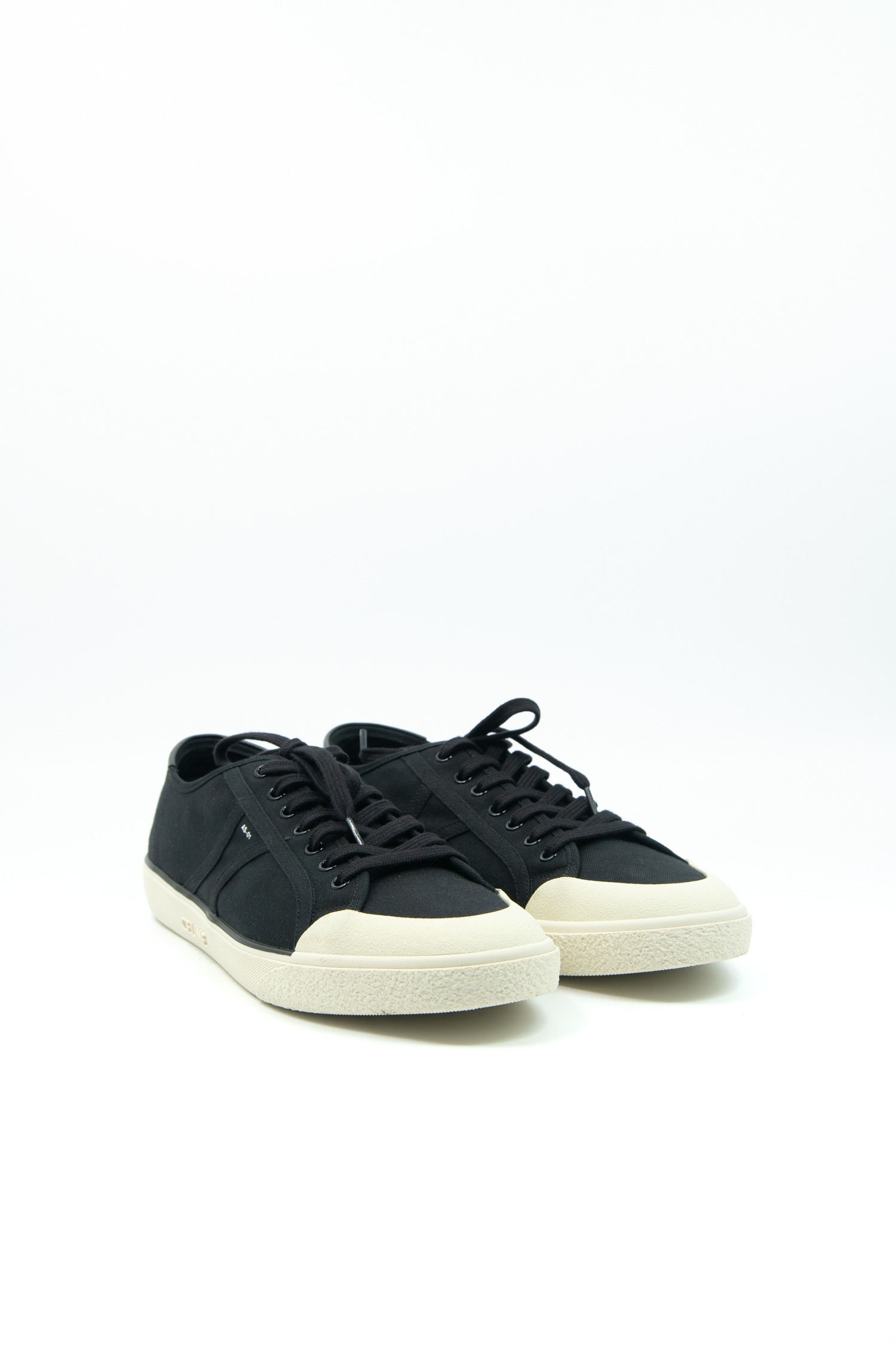 Celine "Alan" Sneaker in Schwarz und Ecru