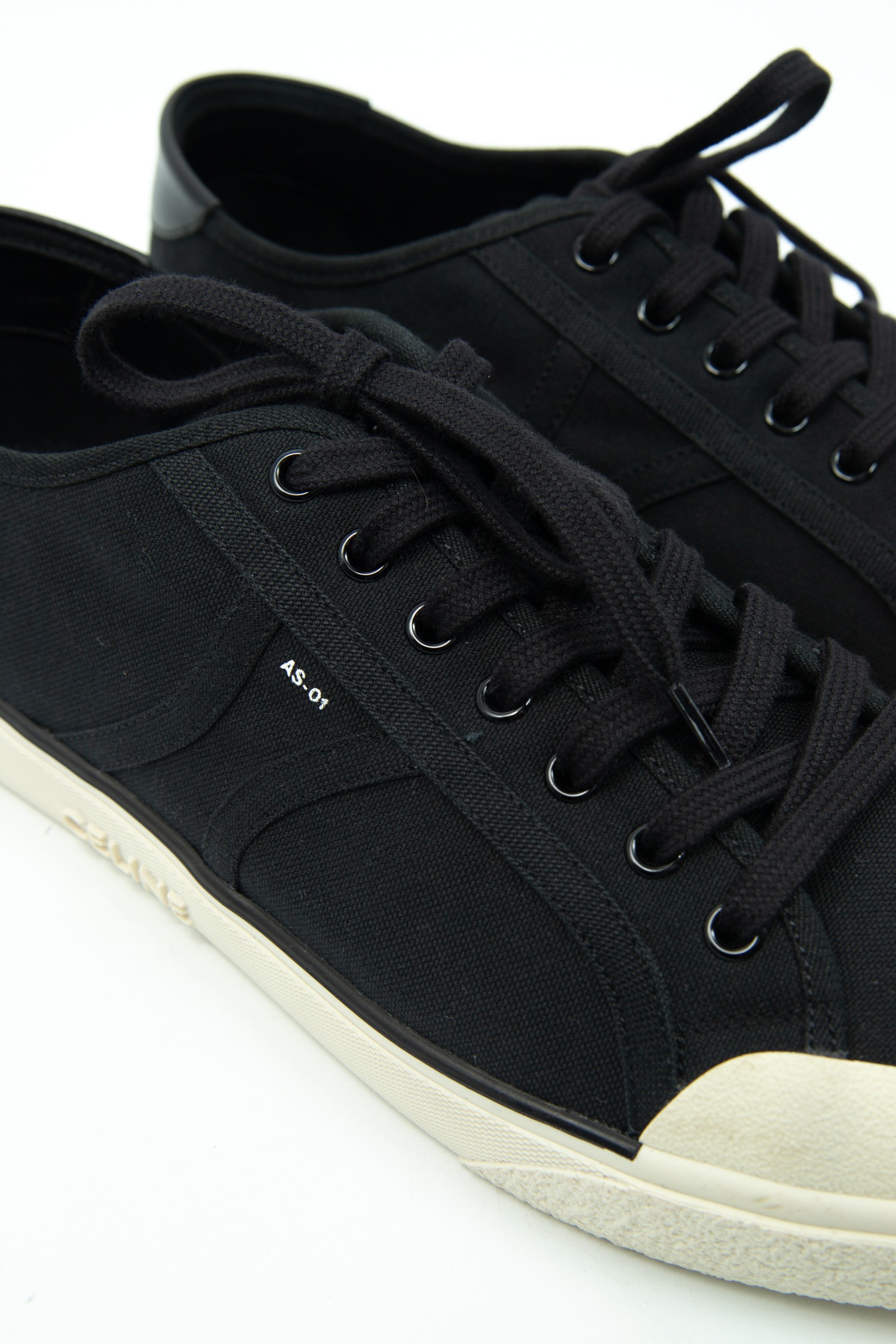 Celine "Alan" Sneaker in Schwarz und Ecru