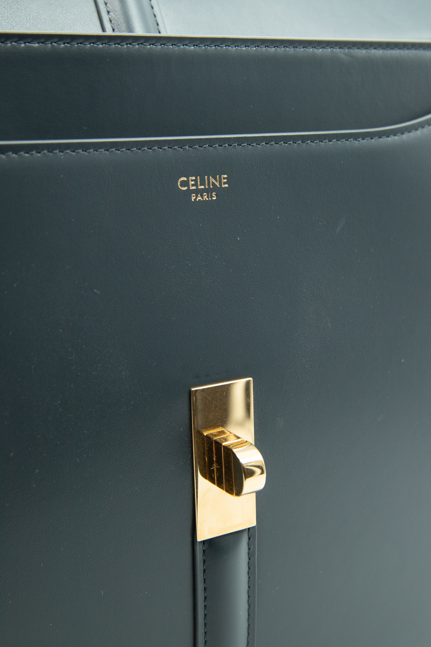 Celine "16" Handtasche aus Kalbsleder in Schiefergrau